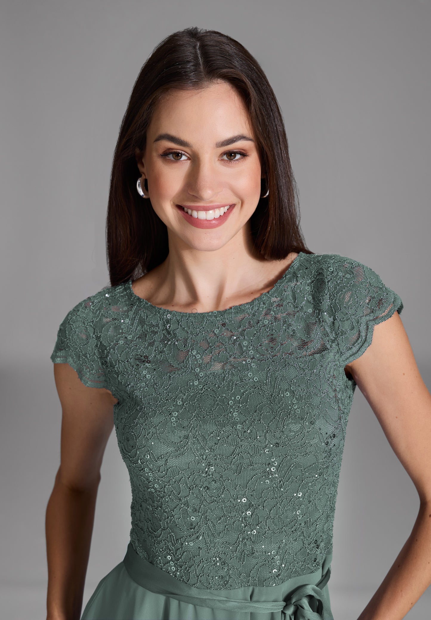 Cocktailkleid aus Spitze und Chiffon