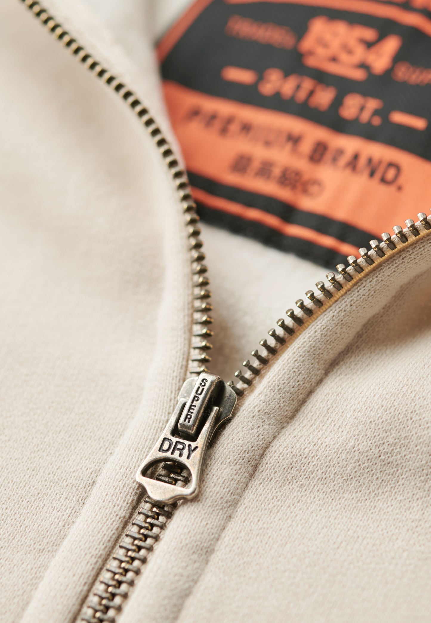 Essential Kapuzenjacke mit Logo