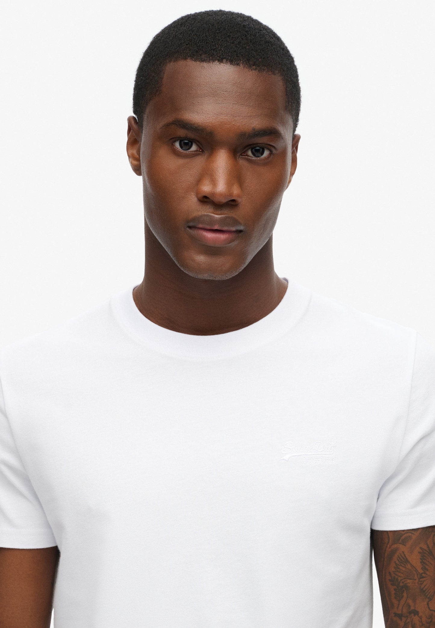 Essential T-Shirt aus Bio-Baumwolle mit Logo