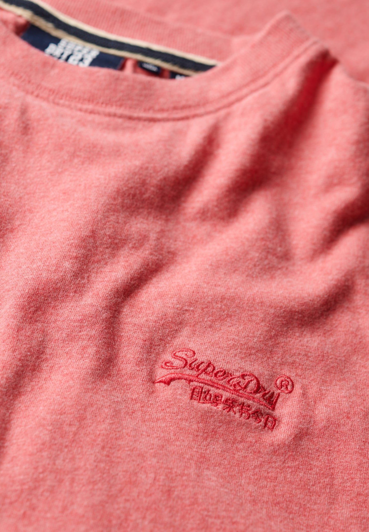 Essential T-Shirt aus Bio-Baumwolle mit Logo