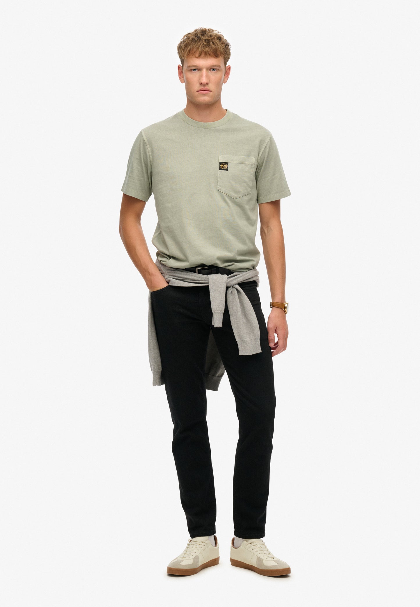 T-Shirt mit Tasche und Kontrastnähten