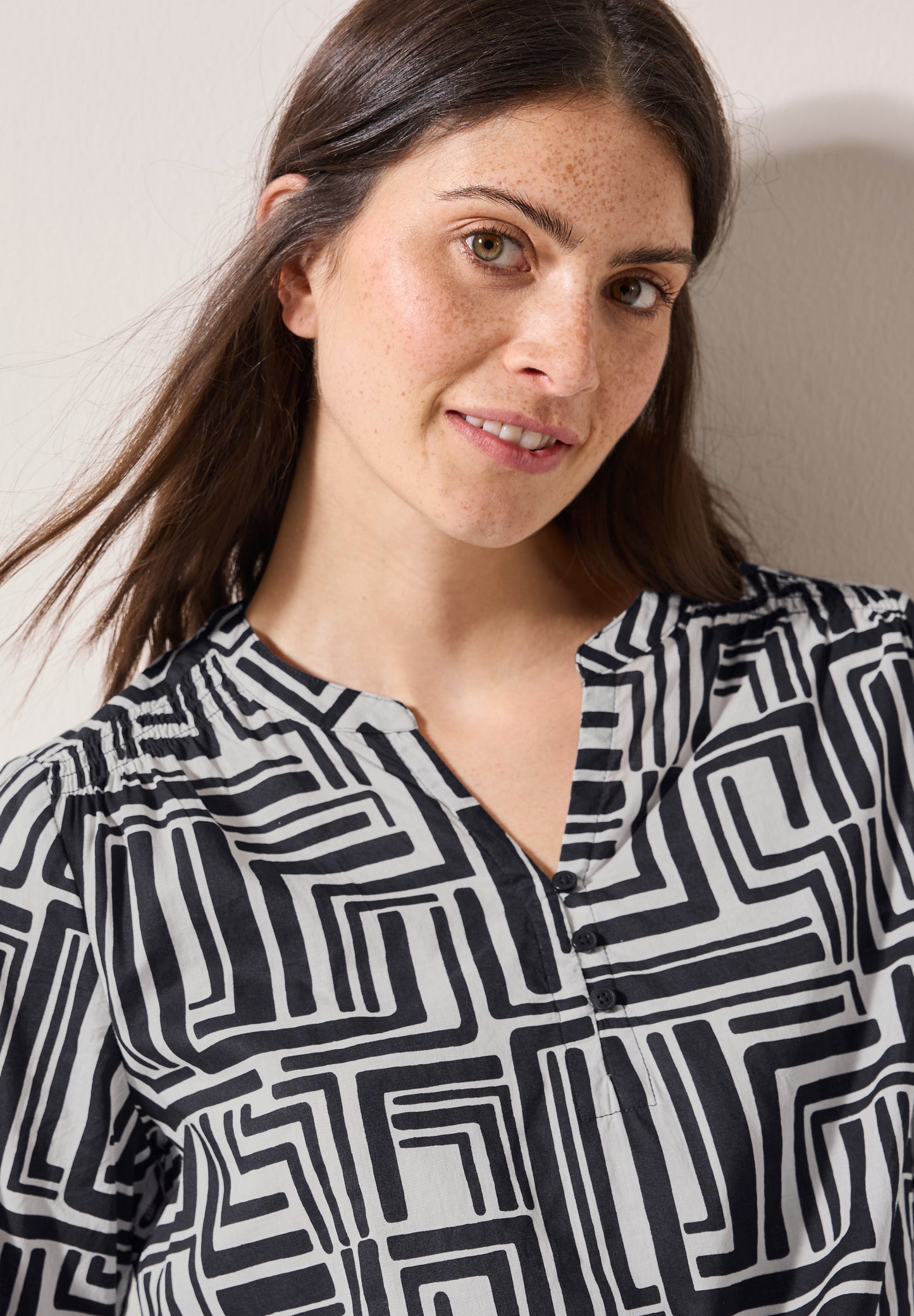 Gemusterte Bluse