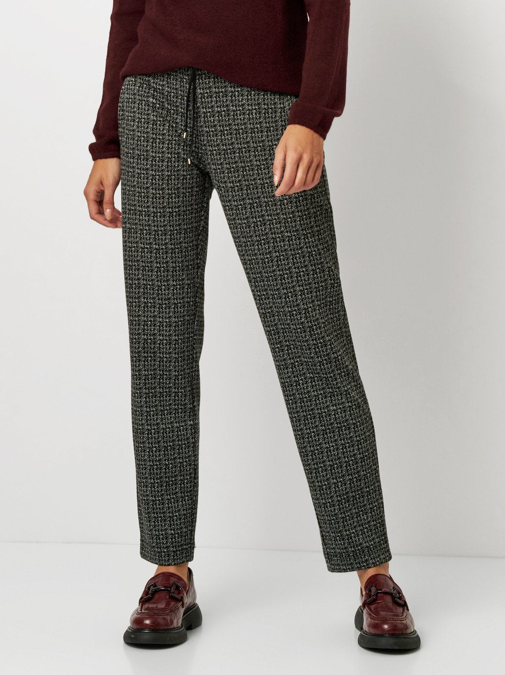 Sue Modern Chic