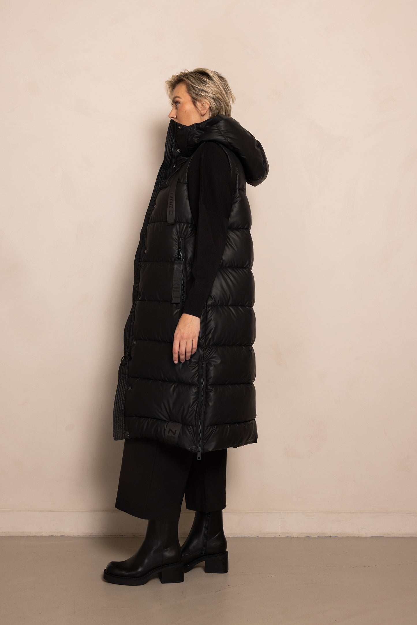 Zhrill Mantel F117 Black