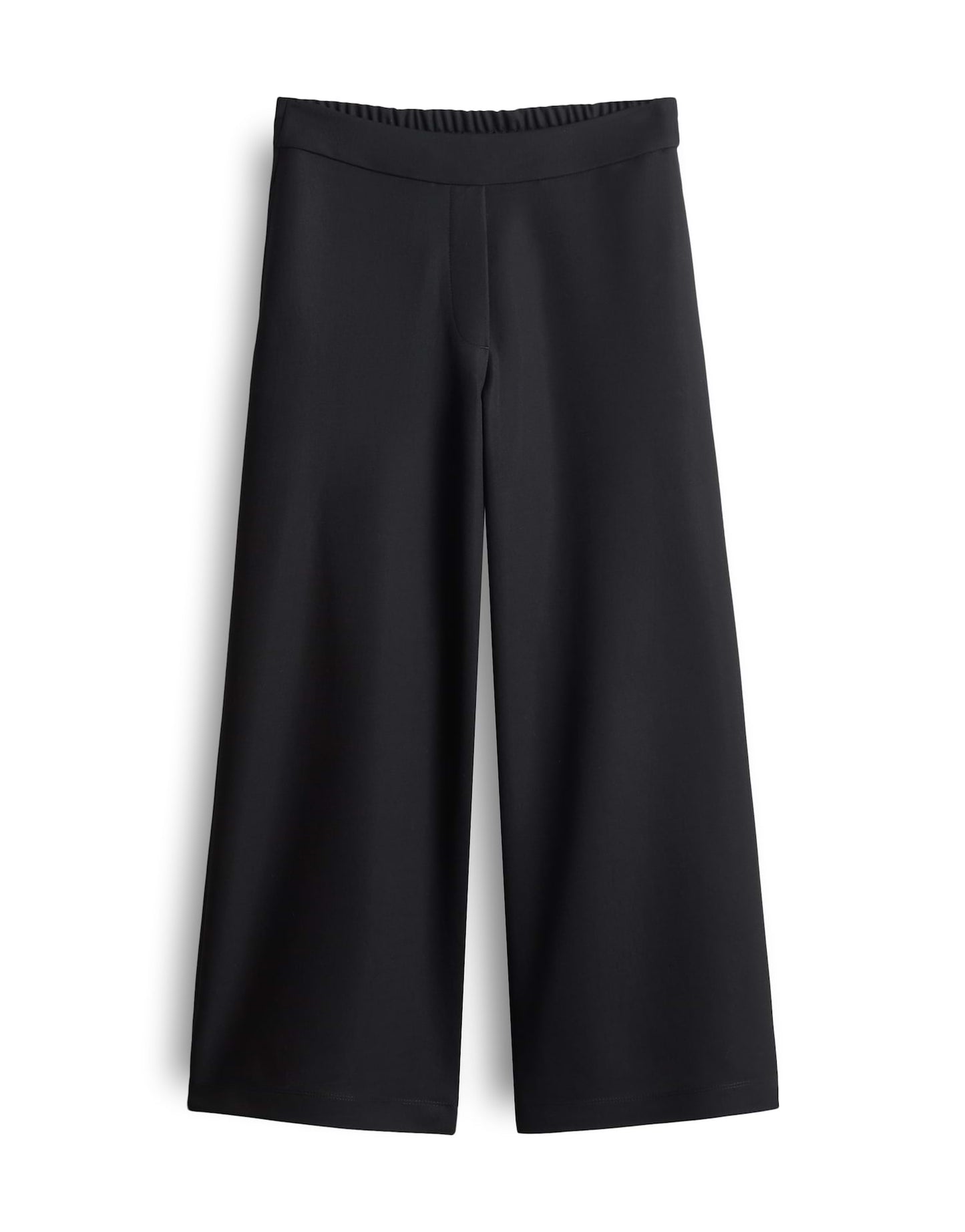 Cenya cropped wide