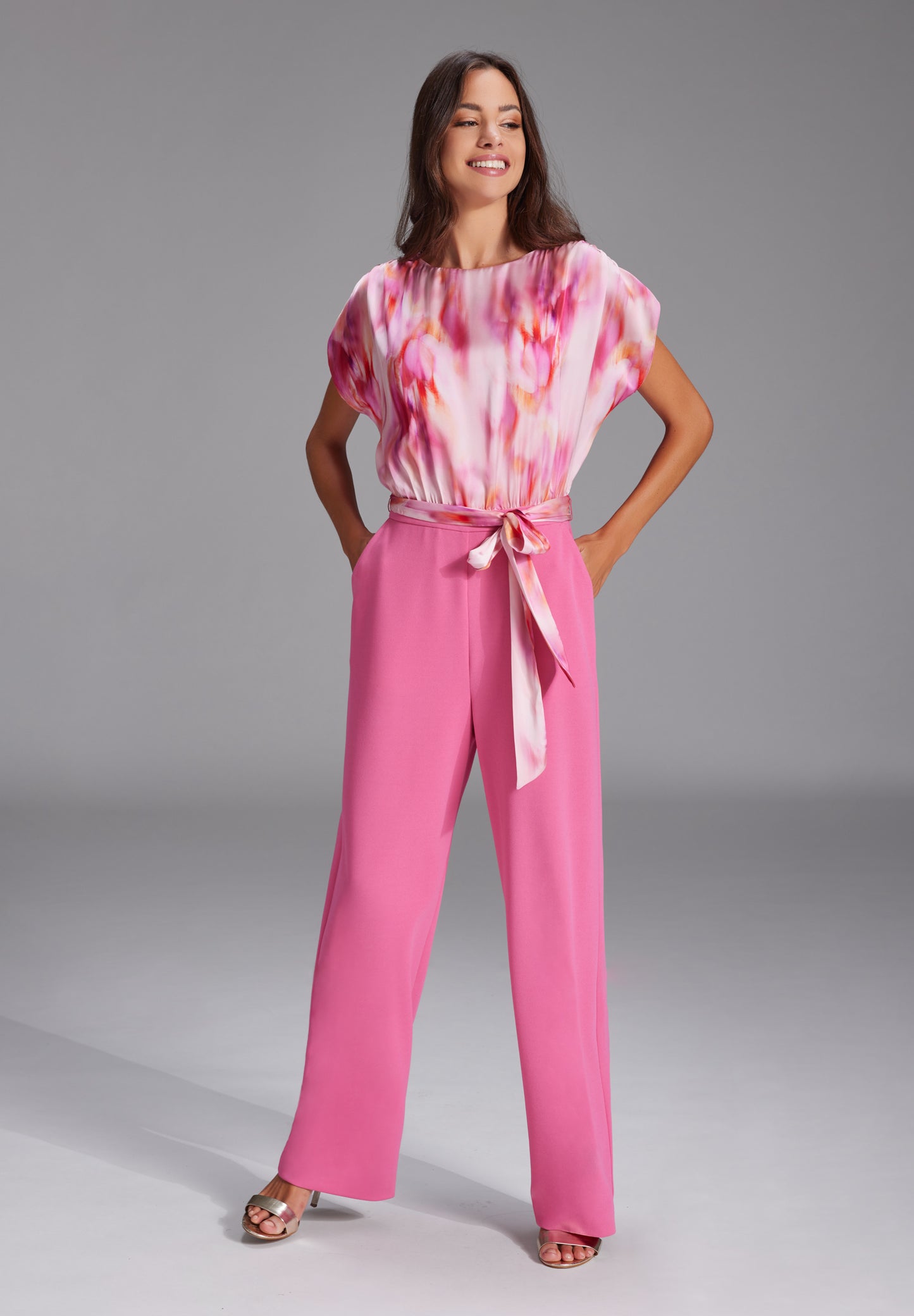 Jumpsuit aus Material Mix