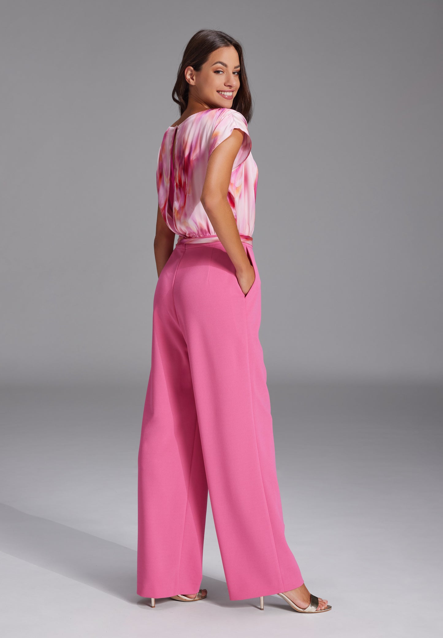 Jumpsuit aus Material Mix