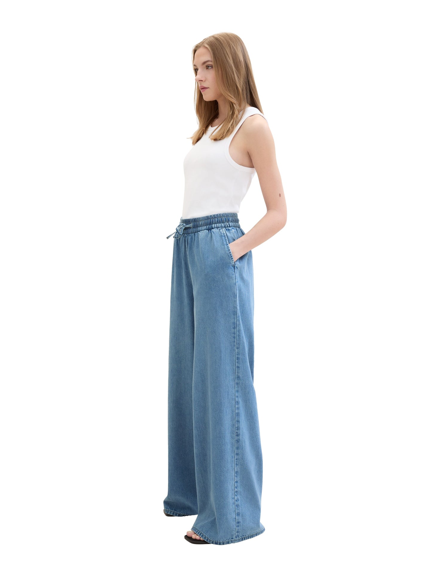 Volume Flare Soft Jeans