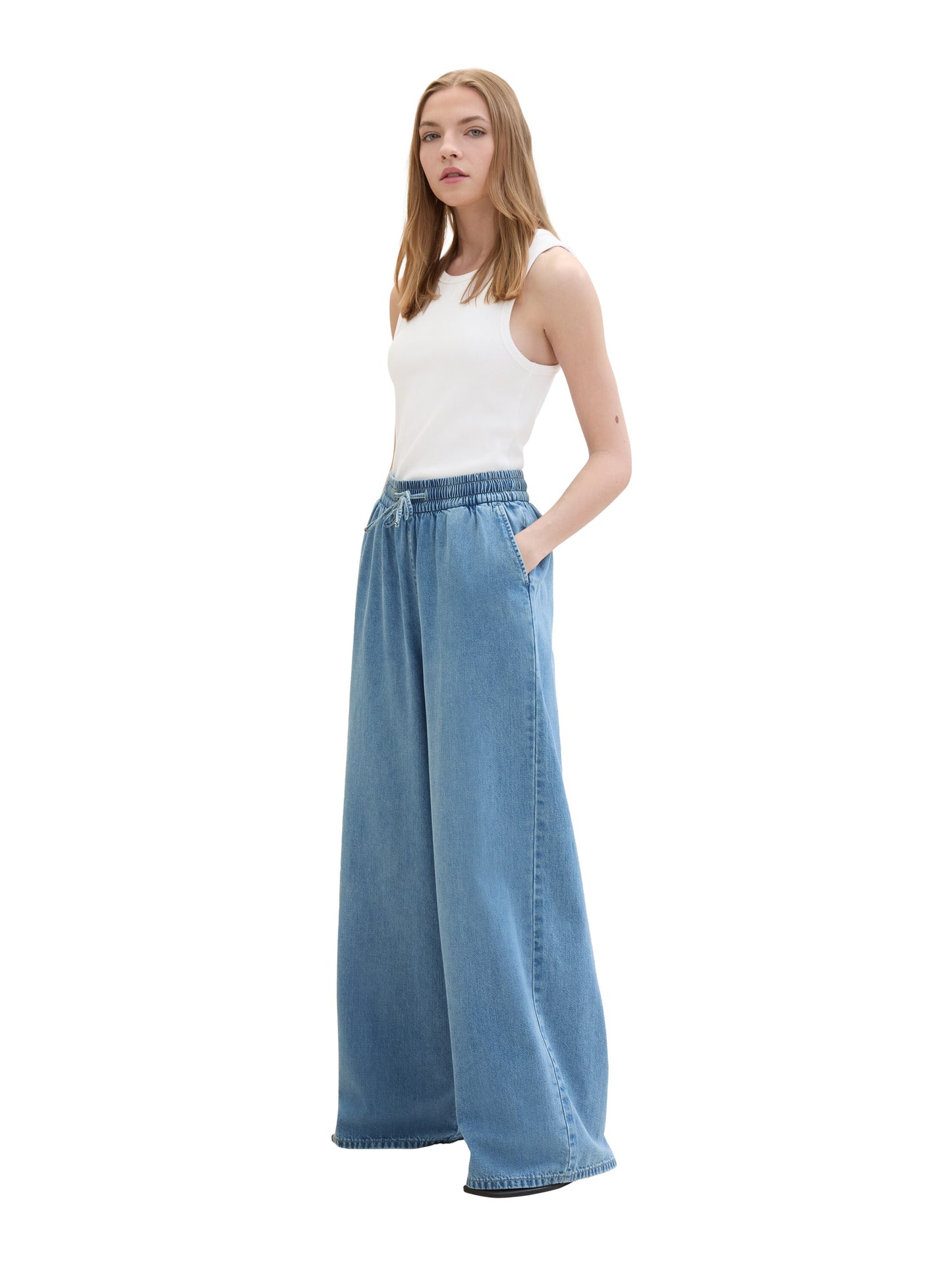 Volume Flare Soft Jeans
