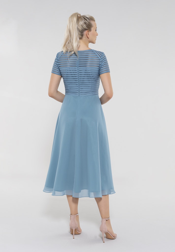 Kleid aus Materialmix