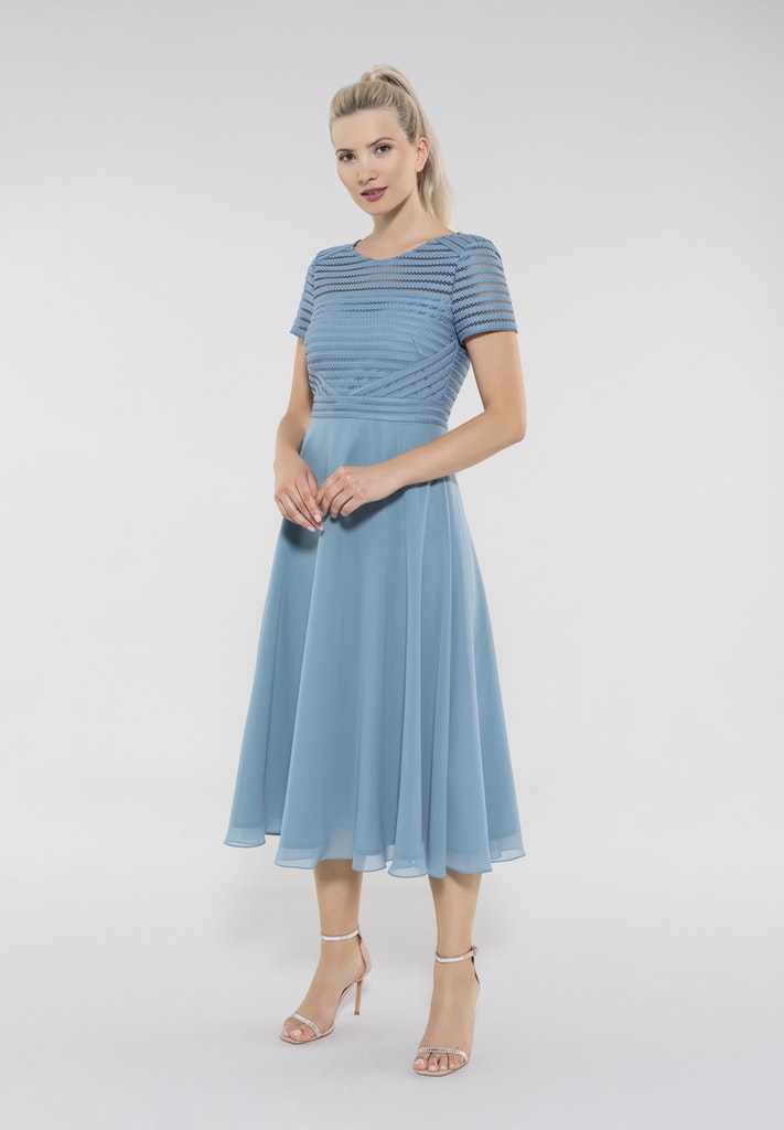 Kleid aus Materialmix