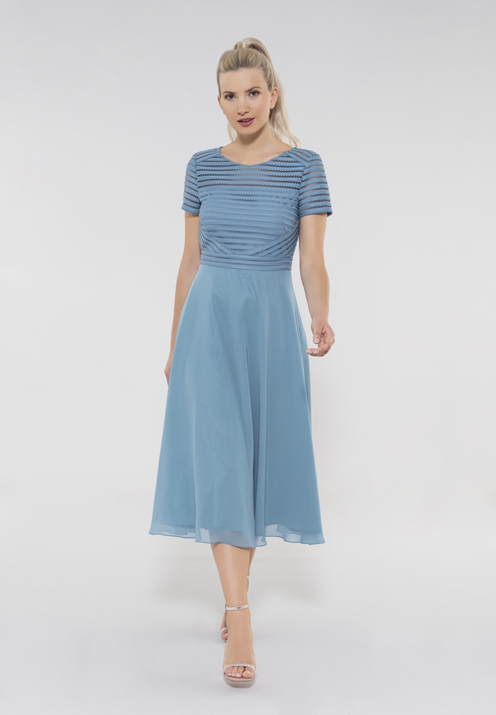 Kleid aus Materialmix