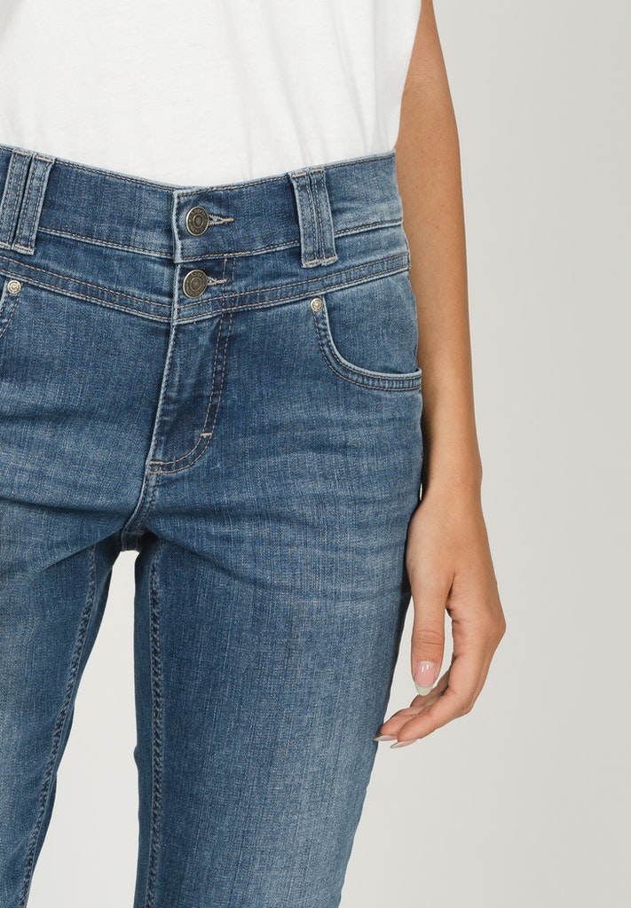 Skinny Button