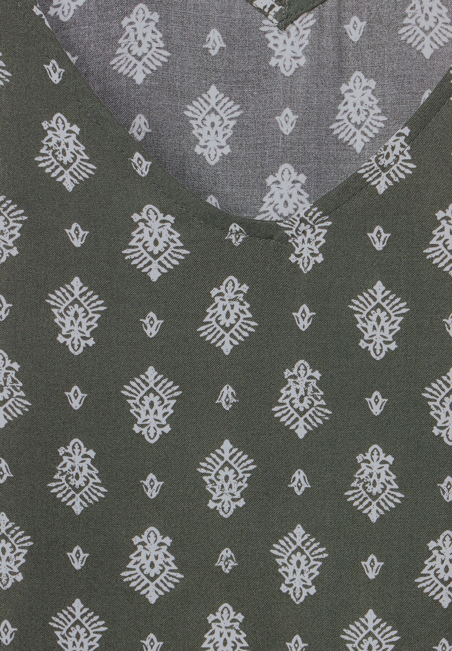 Top mit Minimalprint