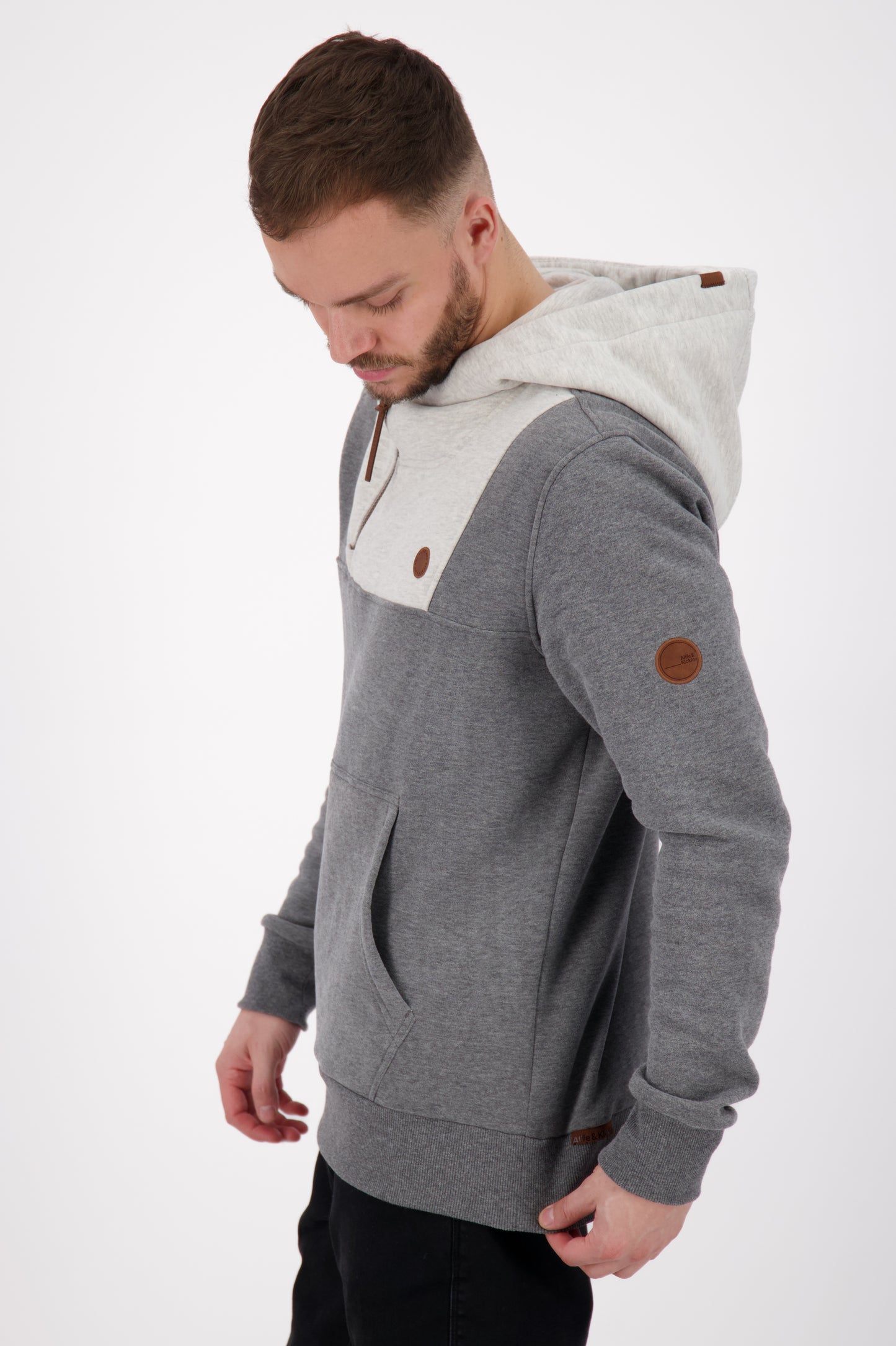 AcoAK A Sweat
