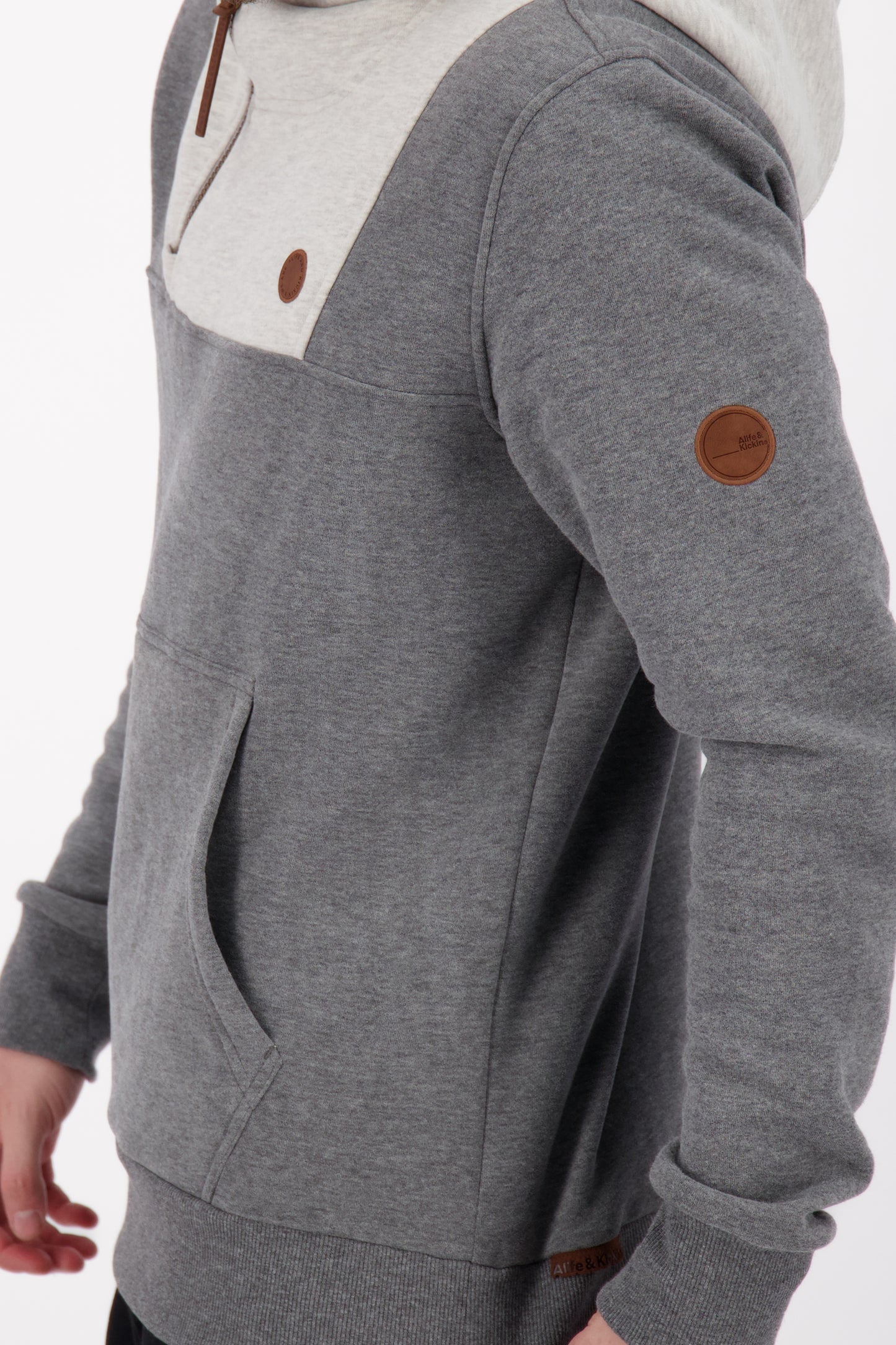AcoAK A Sweat