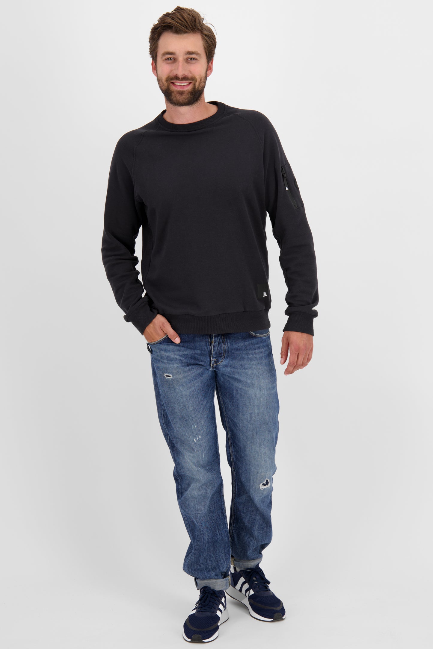 VinnAK A Sweatshirt