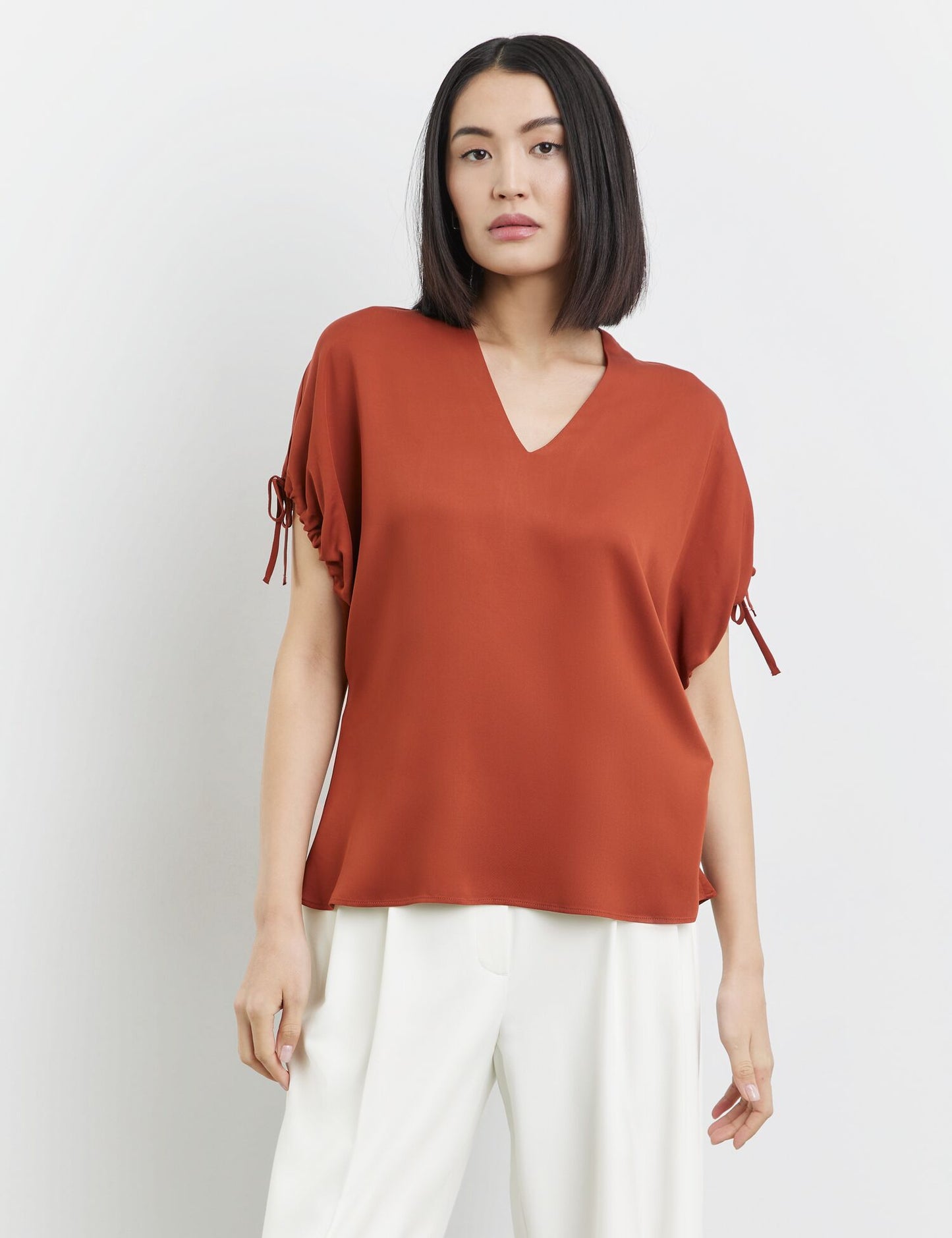 Bluse mit gerafftem Kurzarm