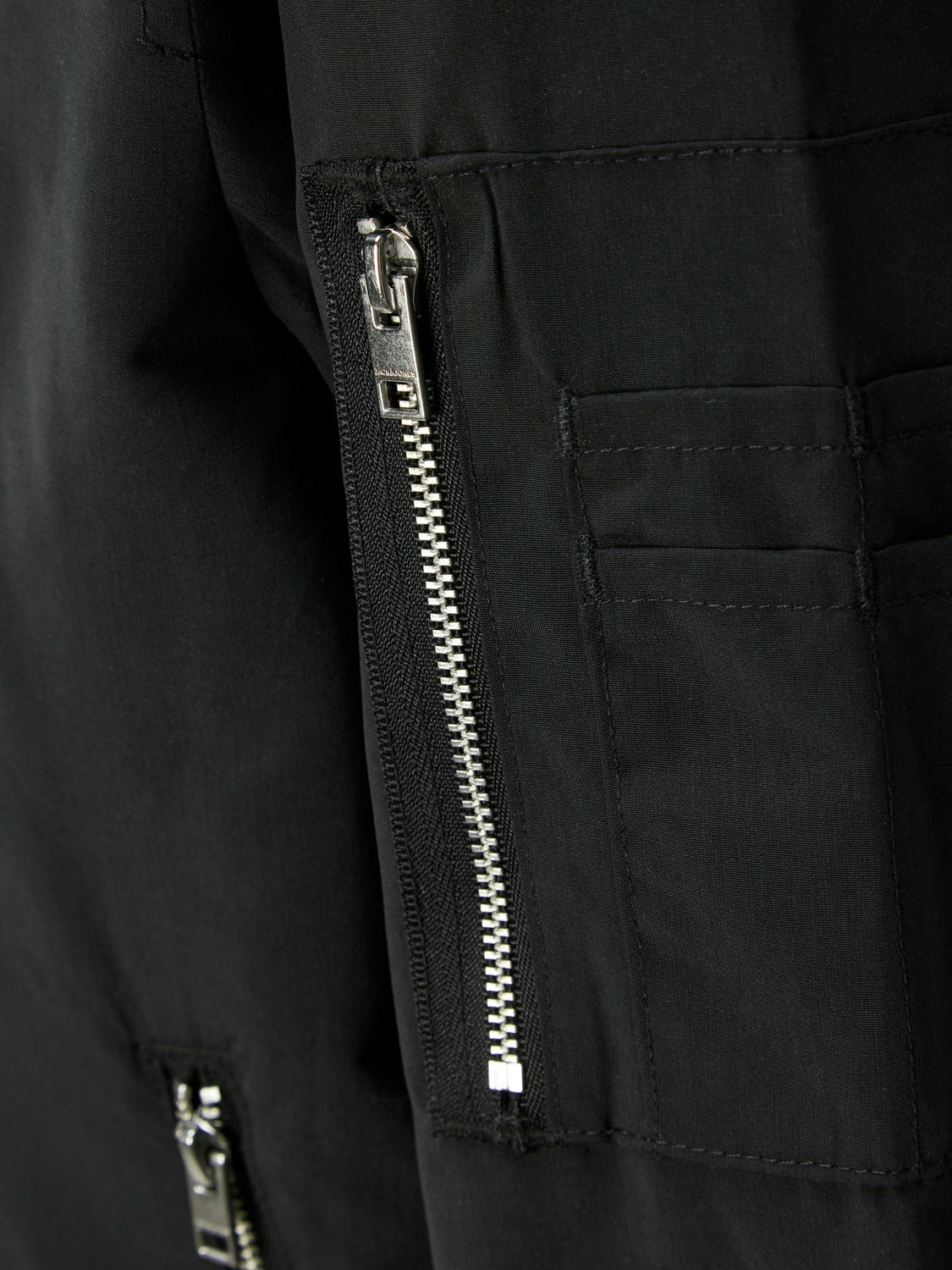 JJERUSH BOMBER NOOS JNR