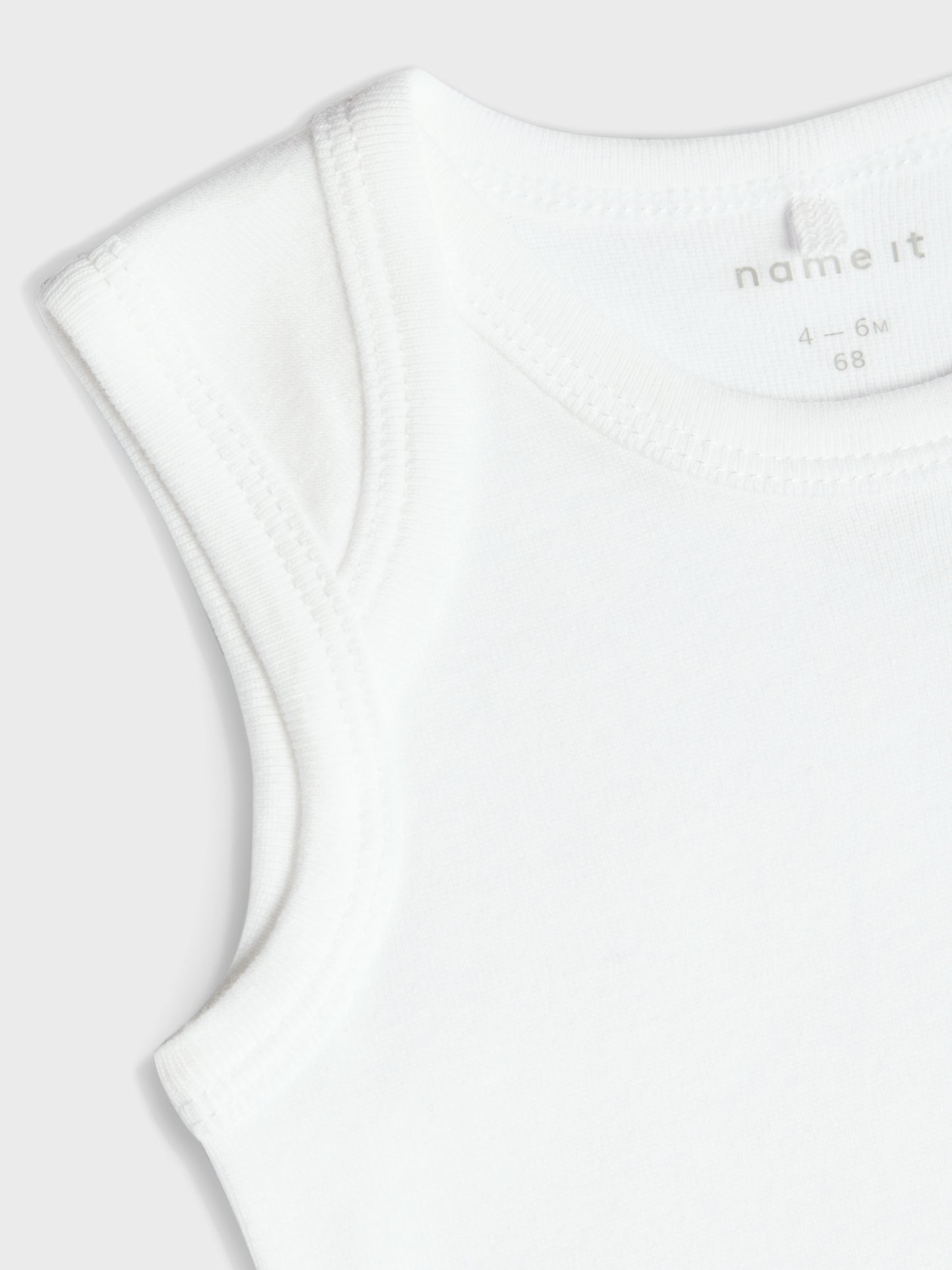 NBNBODY 3P TANK SOLID WHITE 3 NOOS