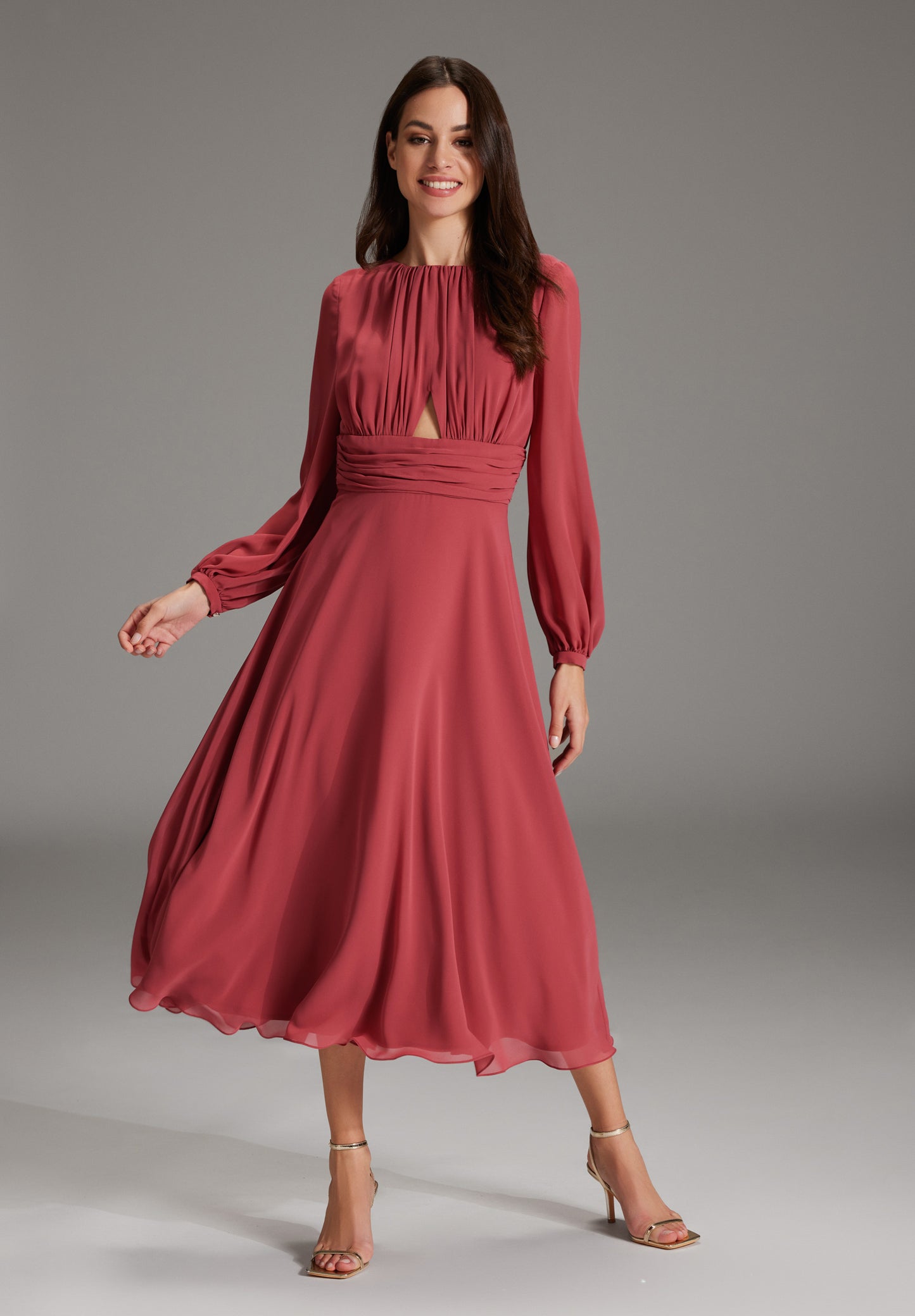 Midi Kleid aus nahhaltigem Chiffon mit Cut-Out