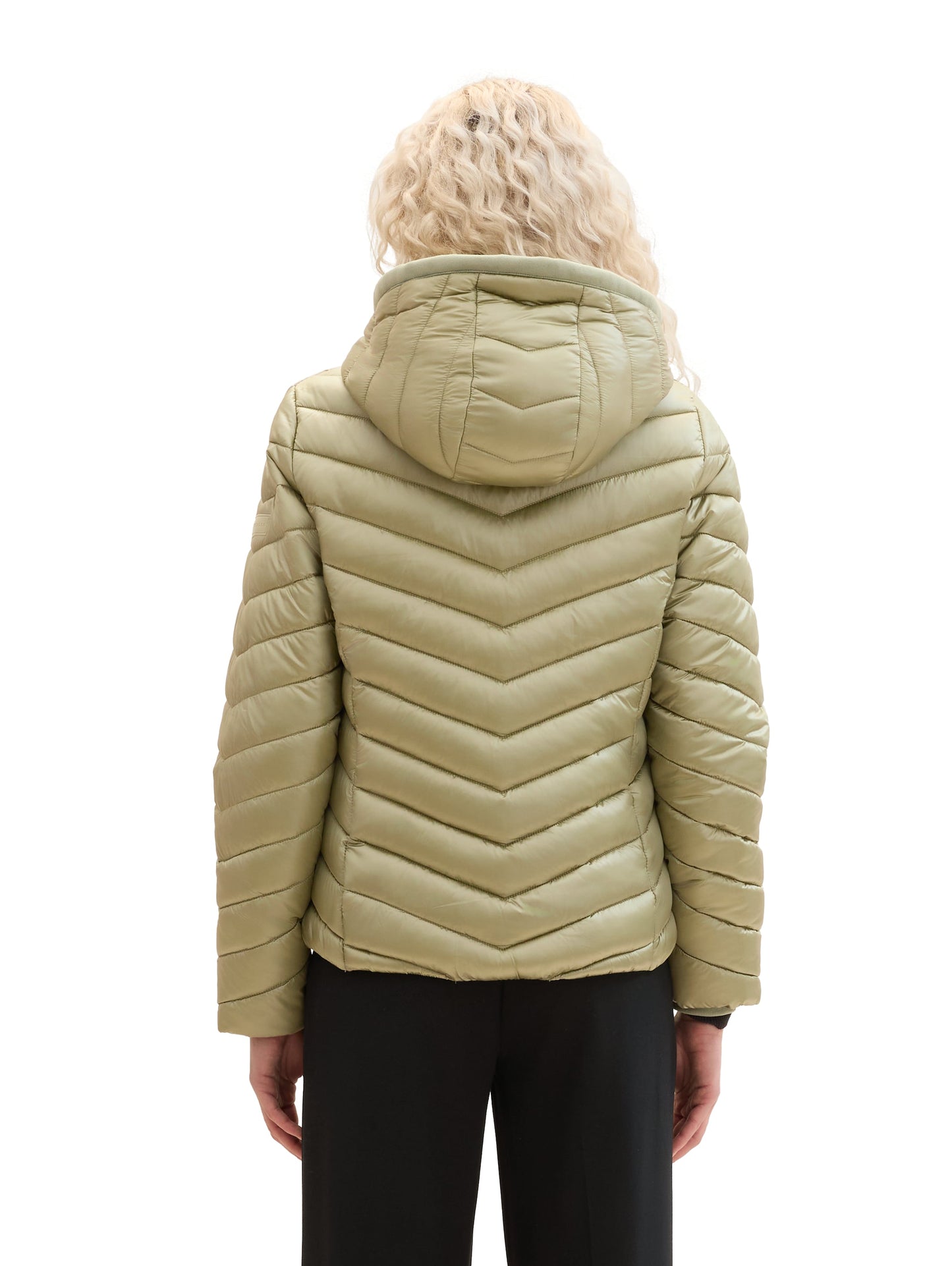 Leichte Steppjacke mit Kapuze