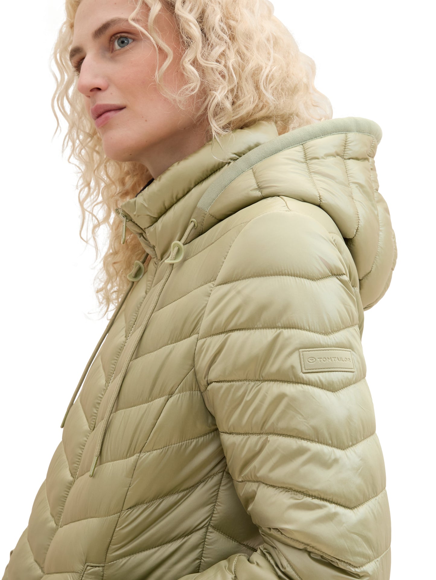 Leichte Steppjacke mit Kapuze