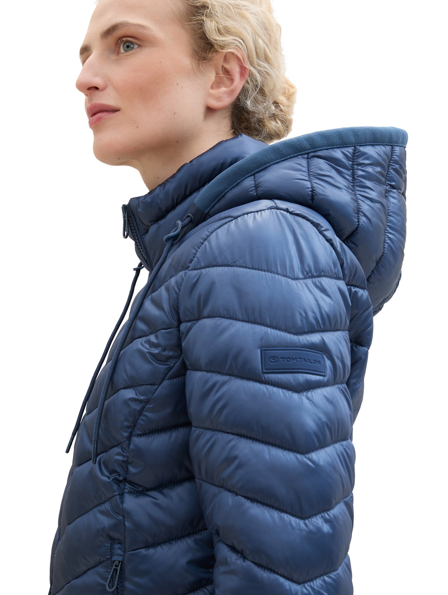 Leichte Steppjacke mit Kapuze