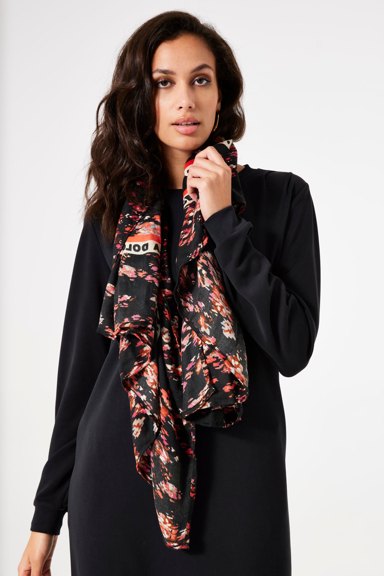 U40134_ladies scarf, BLACK