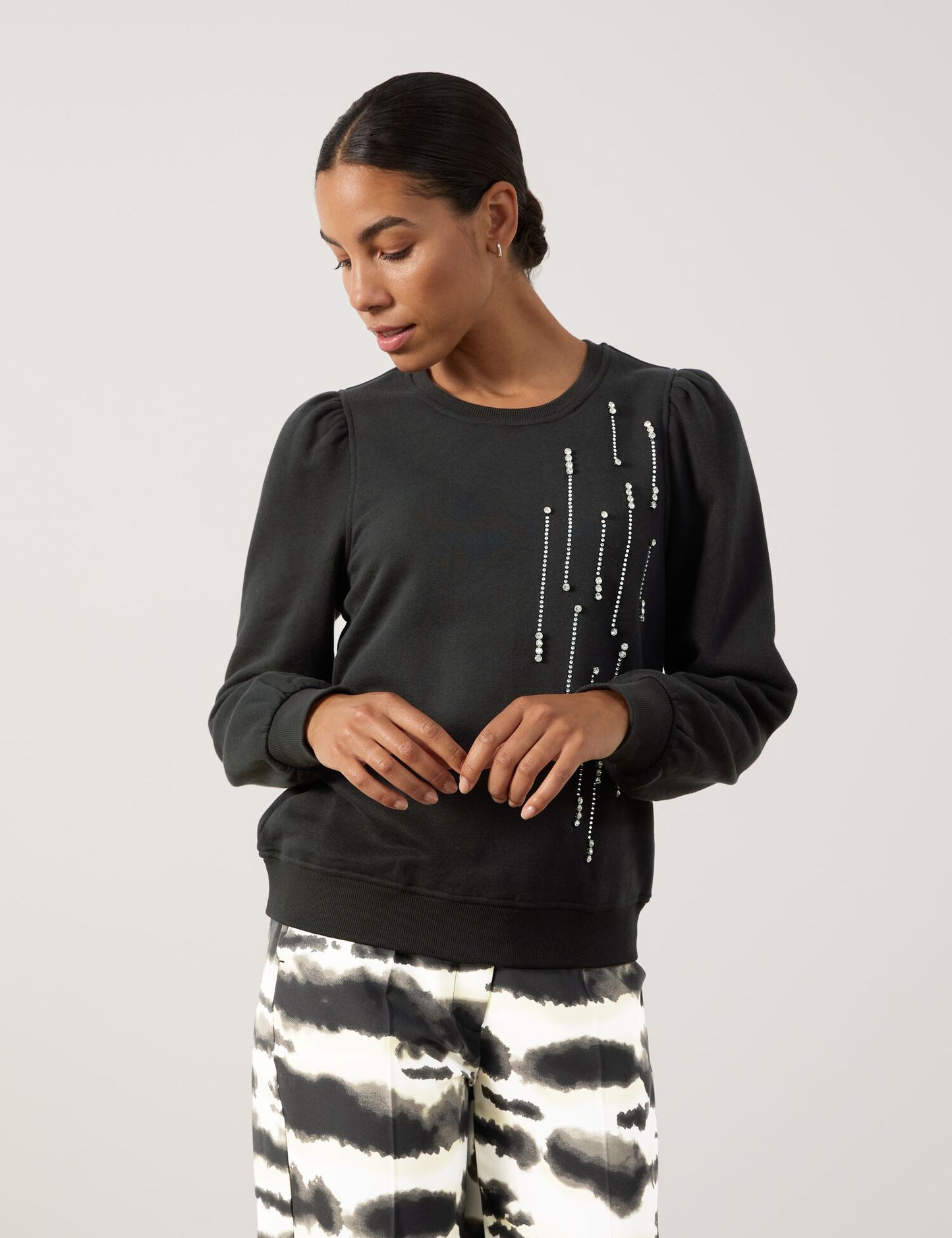 Sweatshirt mit Strassstein-Zier