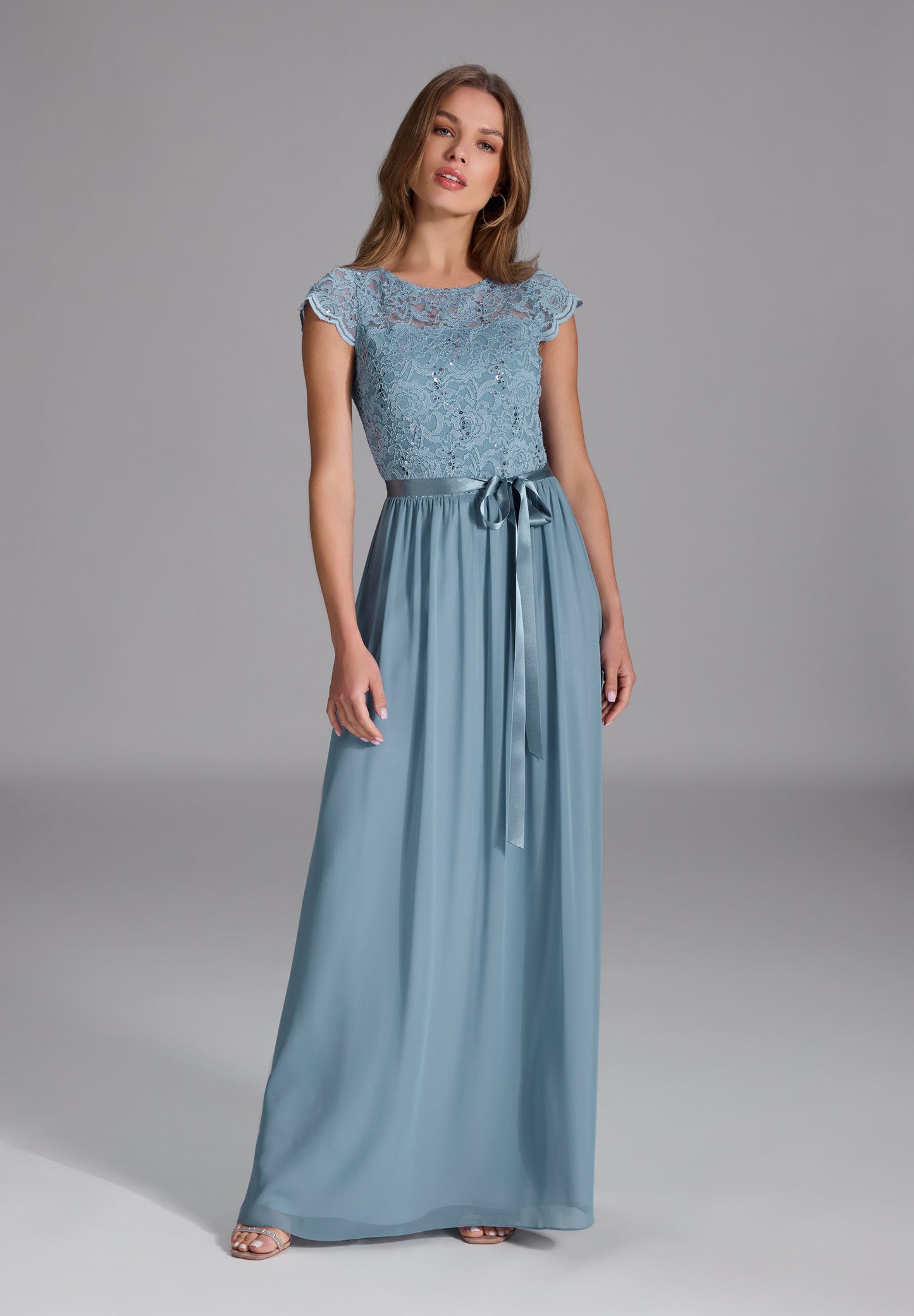 Abendkleid aus Chiffon mit paillettenbesetztem Spitzenoberteil