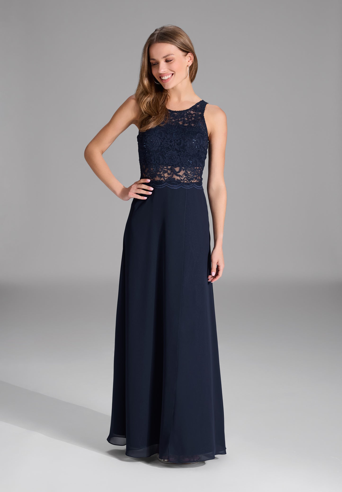 Abendkleid aus Chiffon mit transparentem Spitzenoberteil