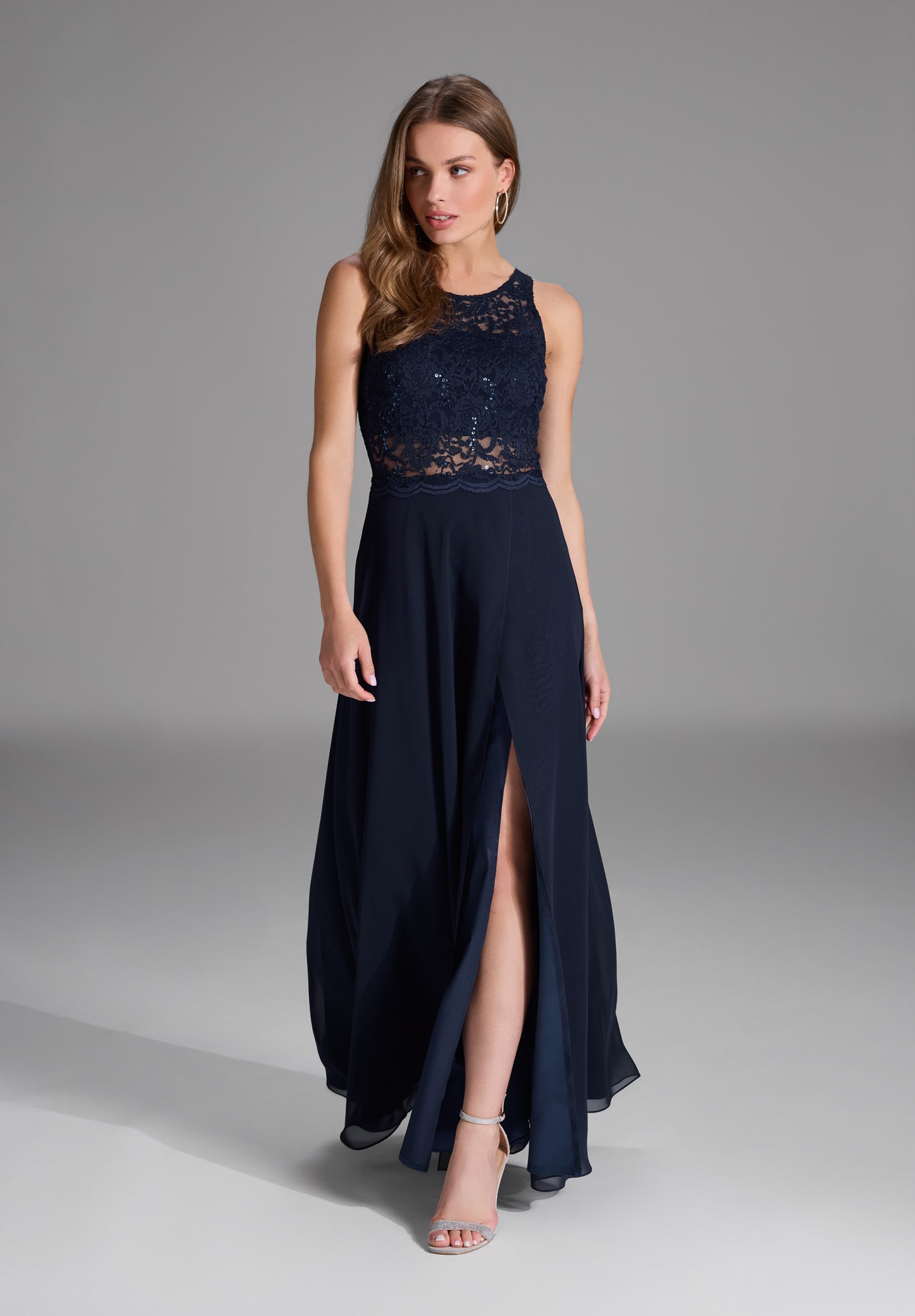 Abendkleid aus Chiffon mit transparentem Spitzenoberteil