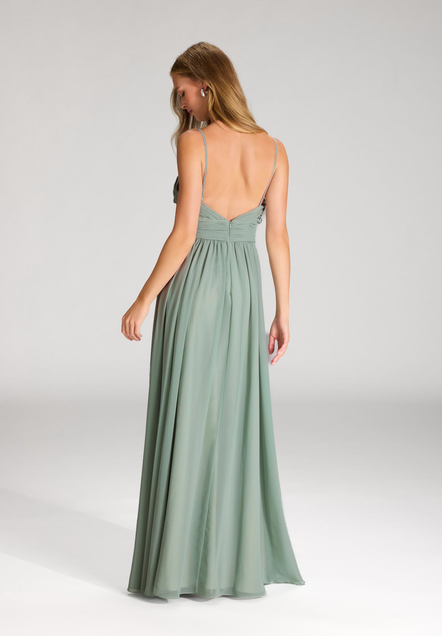 Chiffonkleid mit Cut-Out Detail und feiner Raffung