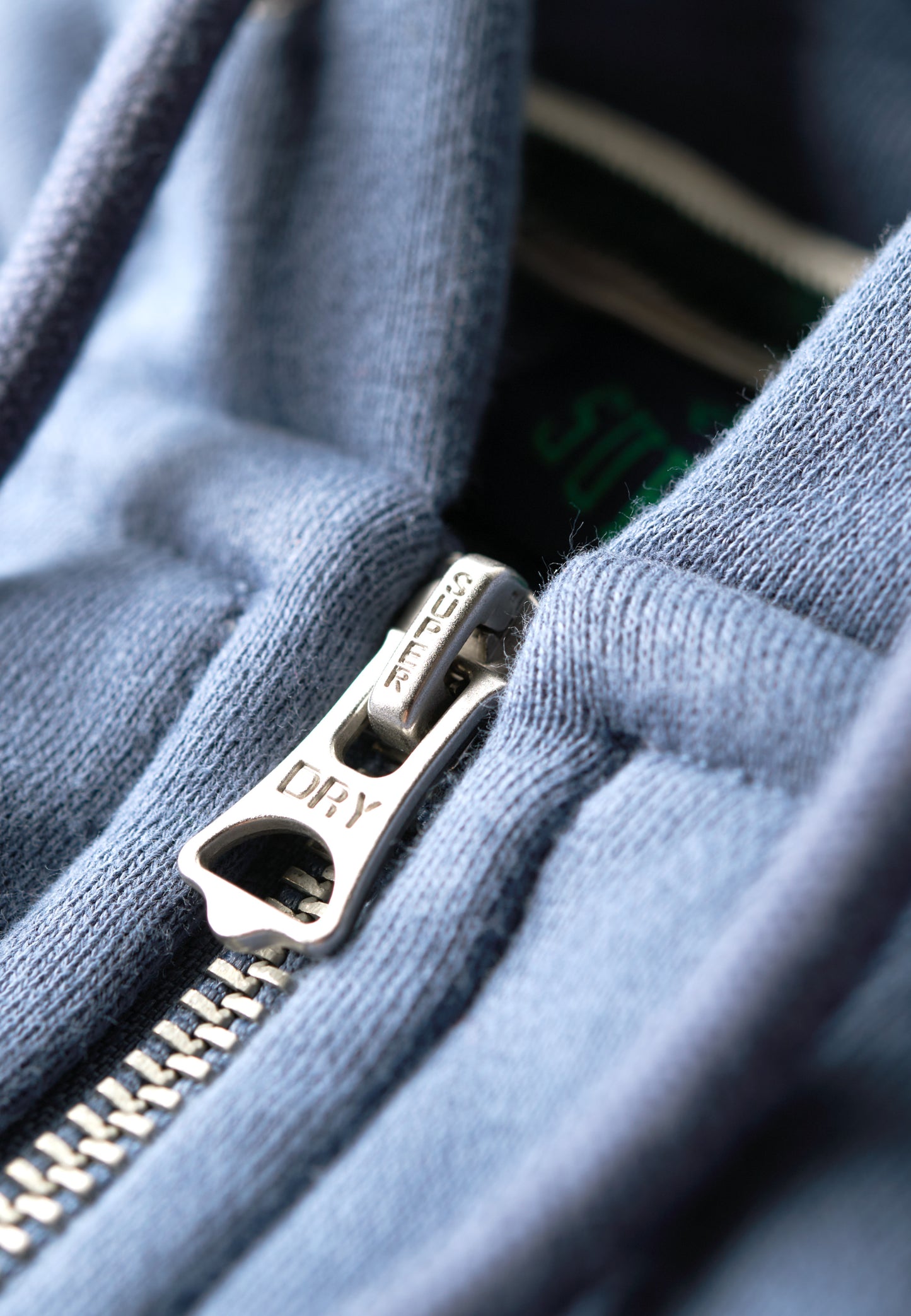 Essential Kapuzenjacke mit Logo