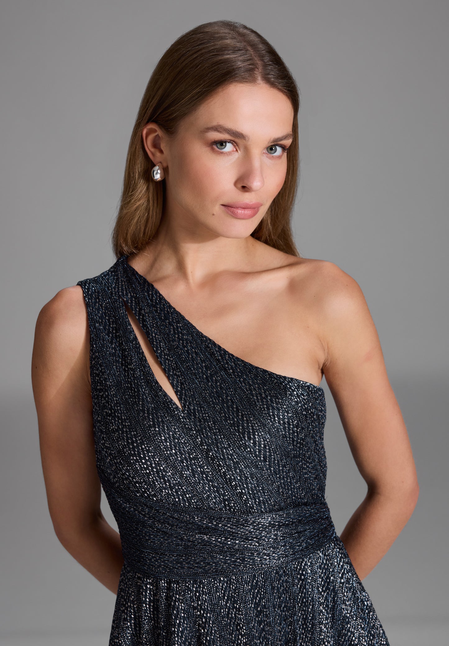 One Shoulder Abendkleid mit Cut-out