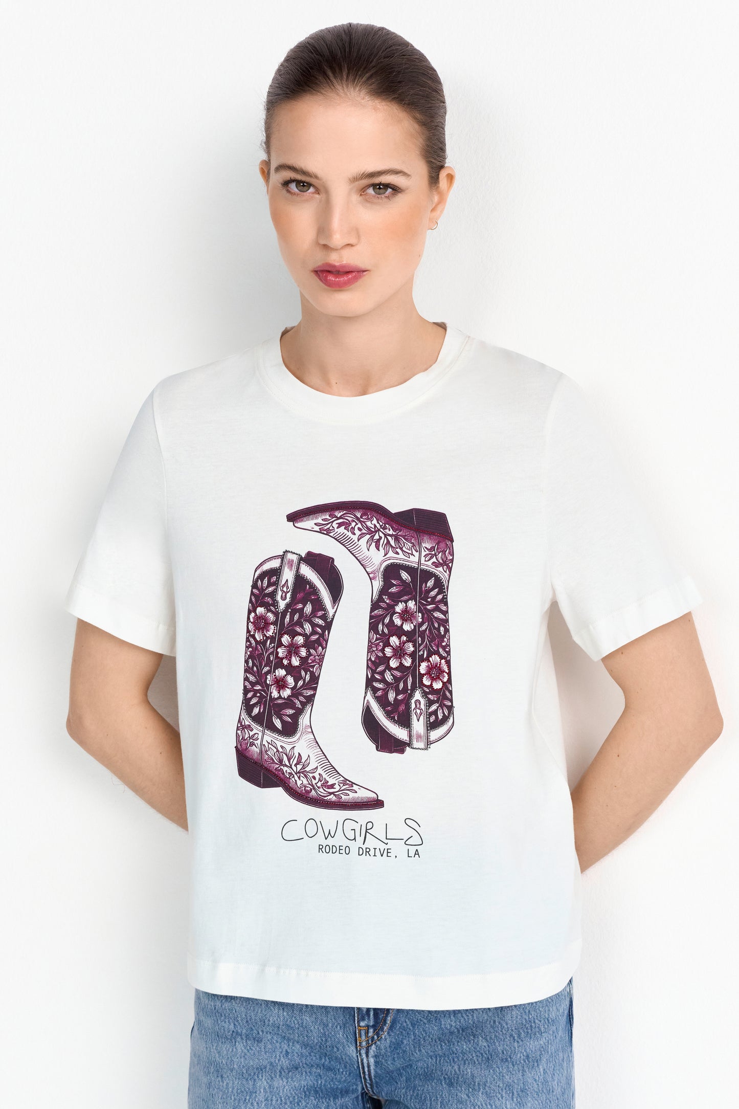 Elegant Fit T-Shirt Cow Girl Boots