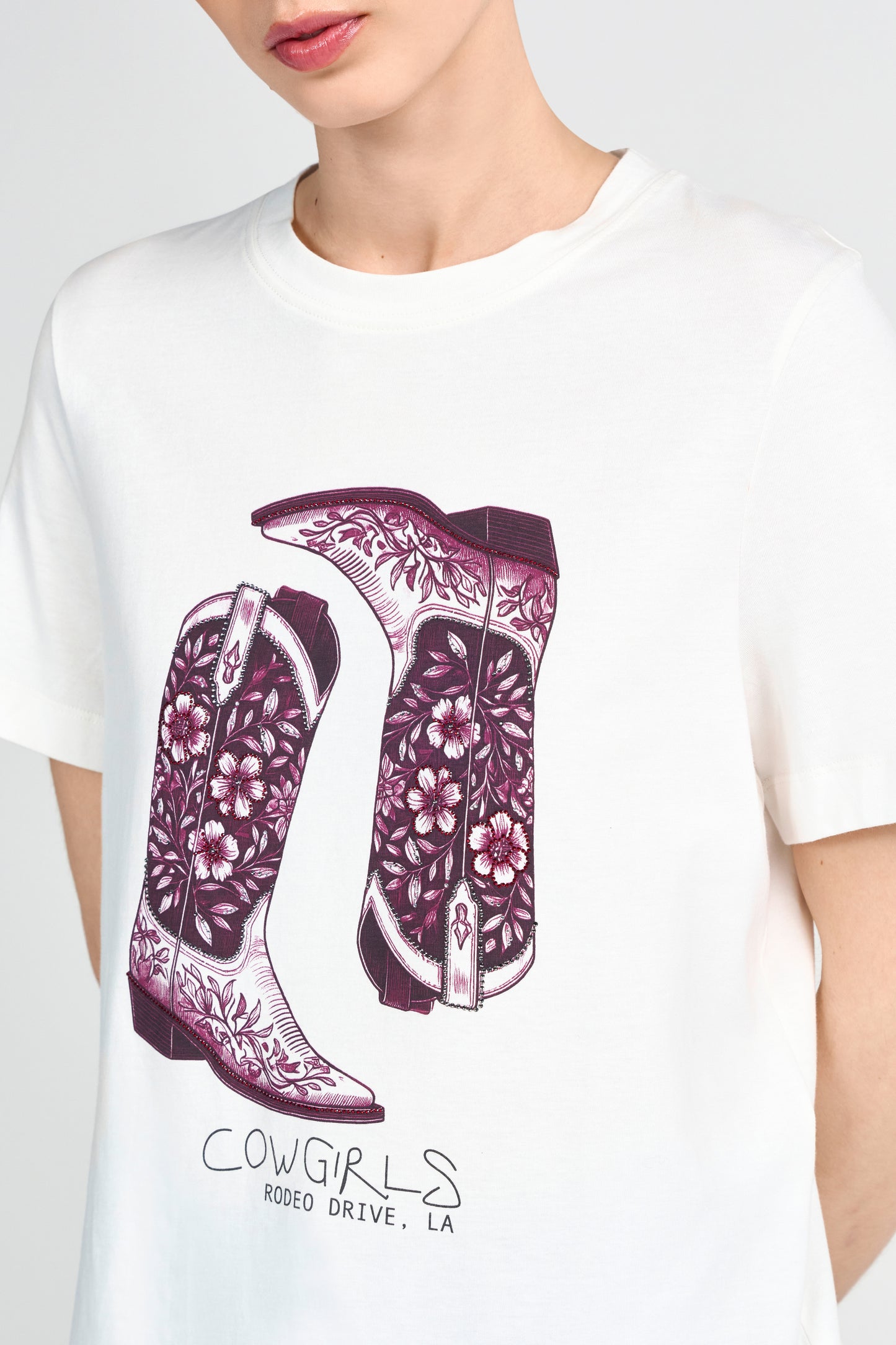 Elegant Fit T-Shirt Cow Girl Boots