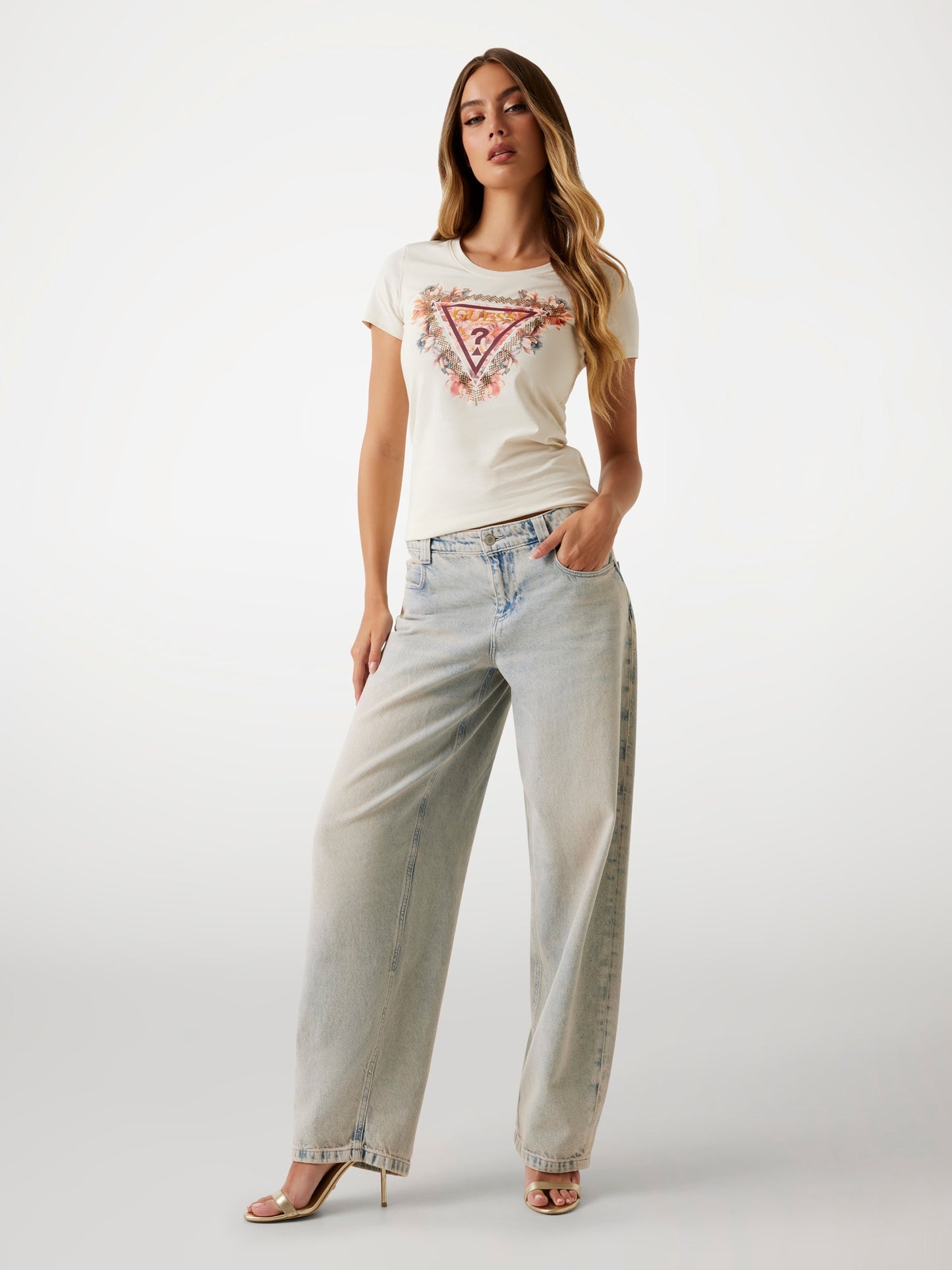 SS TRIANGLE FLOWERS TEE