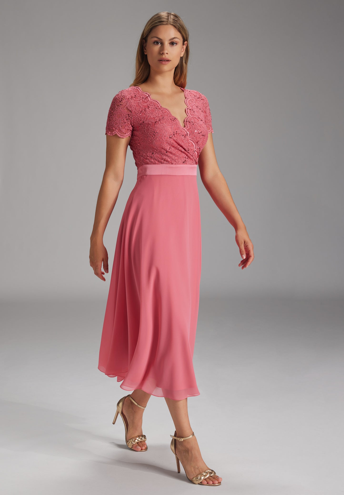 Spitzen-Chiffon-Kleid mit Taillenband