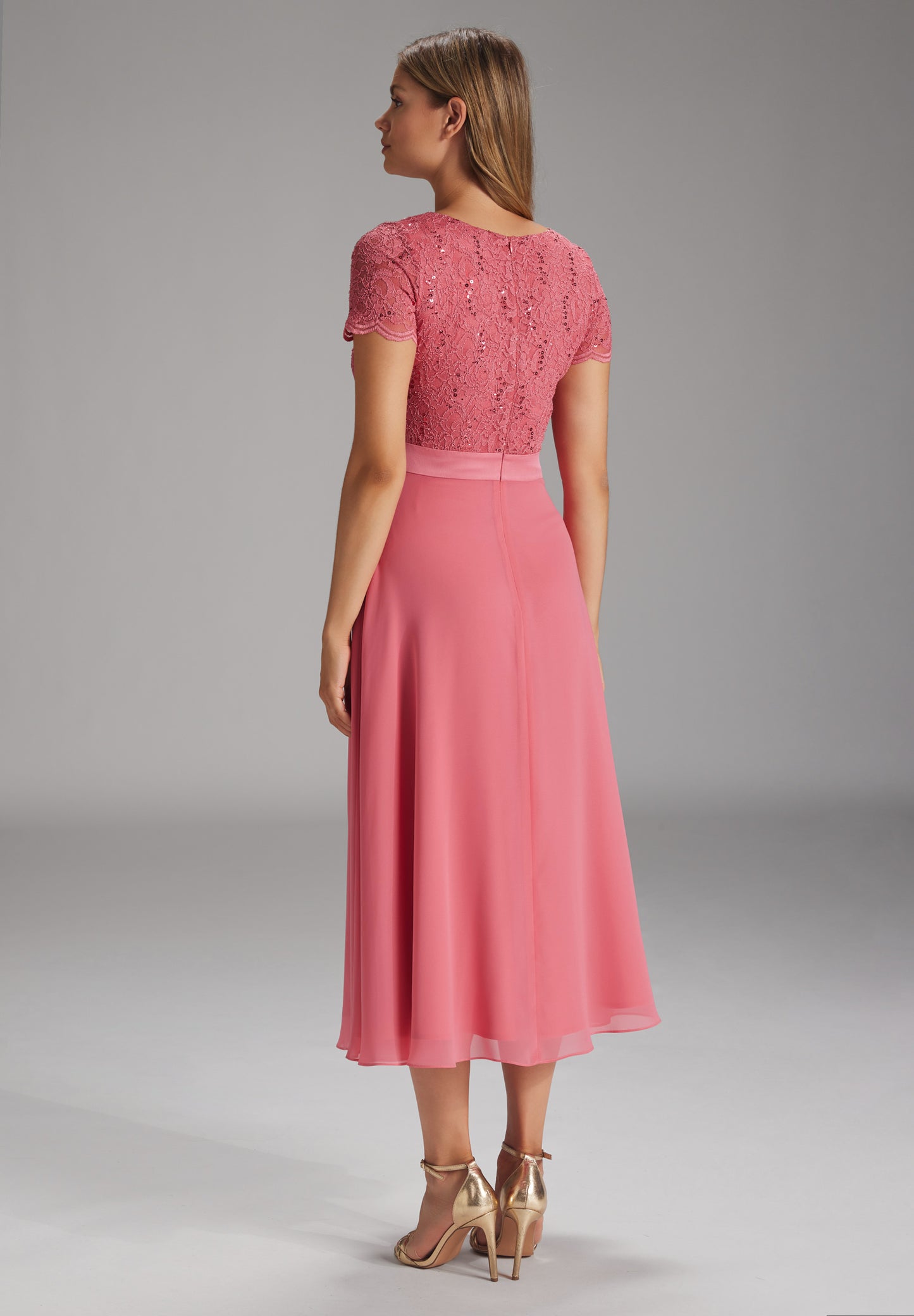 Spitzen-Chiffon-Kleid mit Taillenband