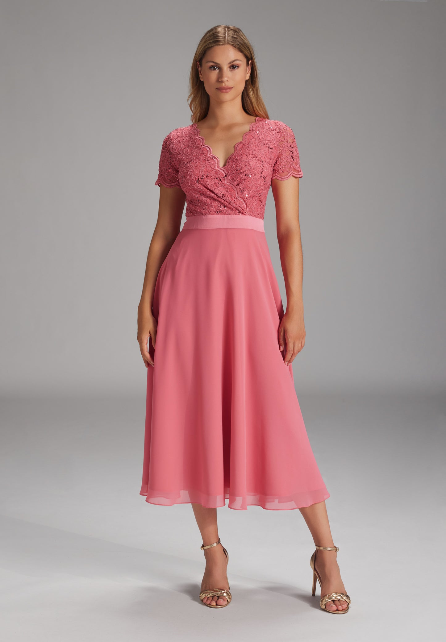 Spitzen-Chiffon-Kleid mit Taillenband