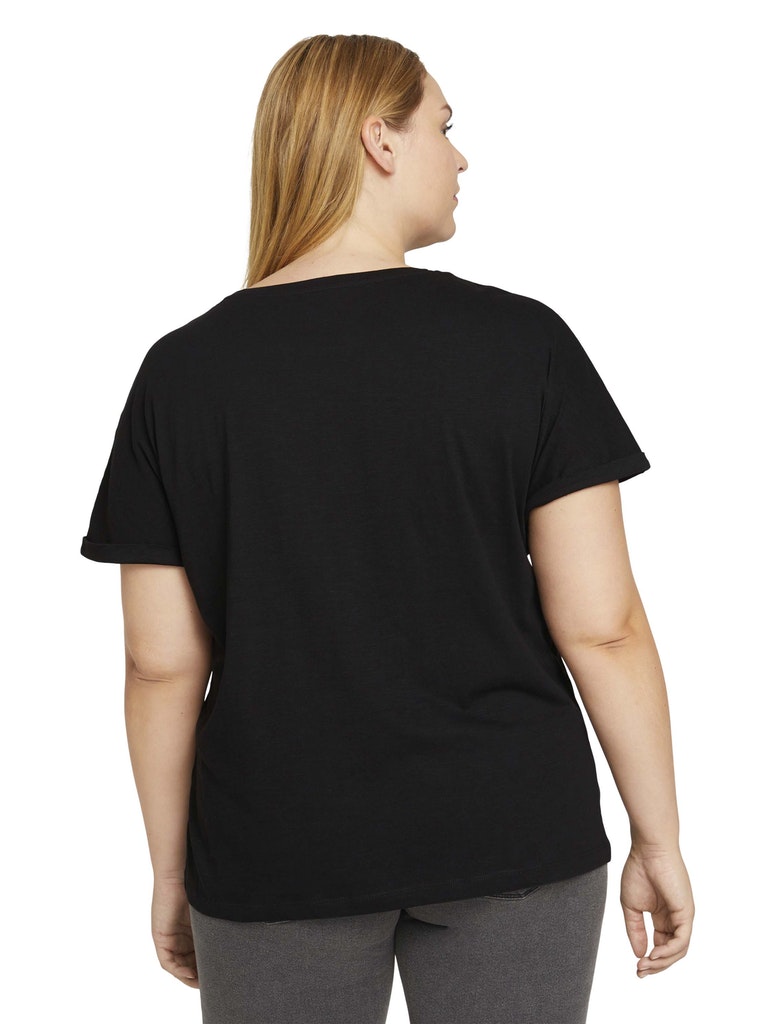 T-shirt chest embroidery, deep black