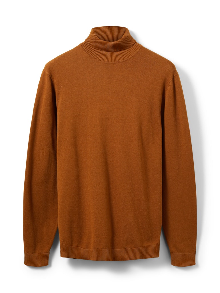 fine knitted turtle neck, equestrian brown