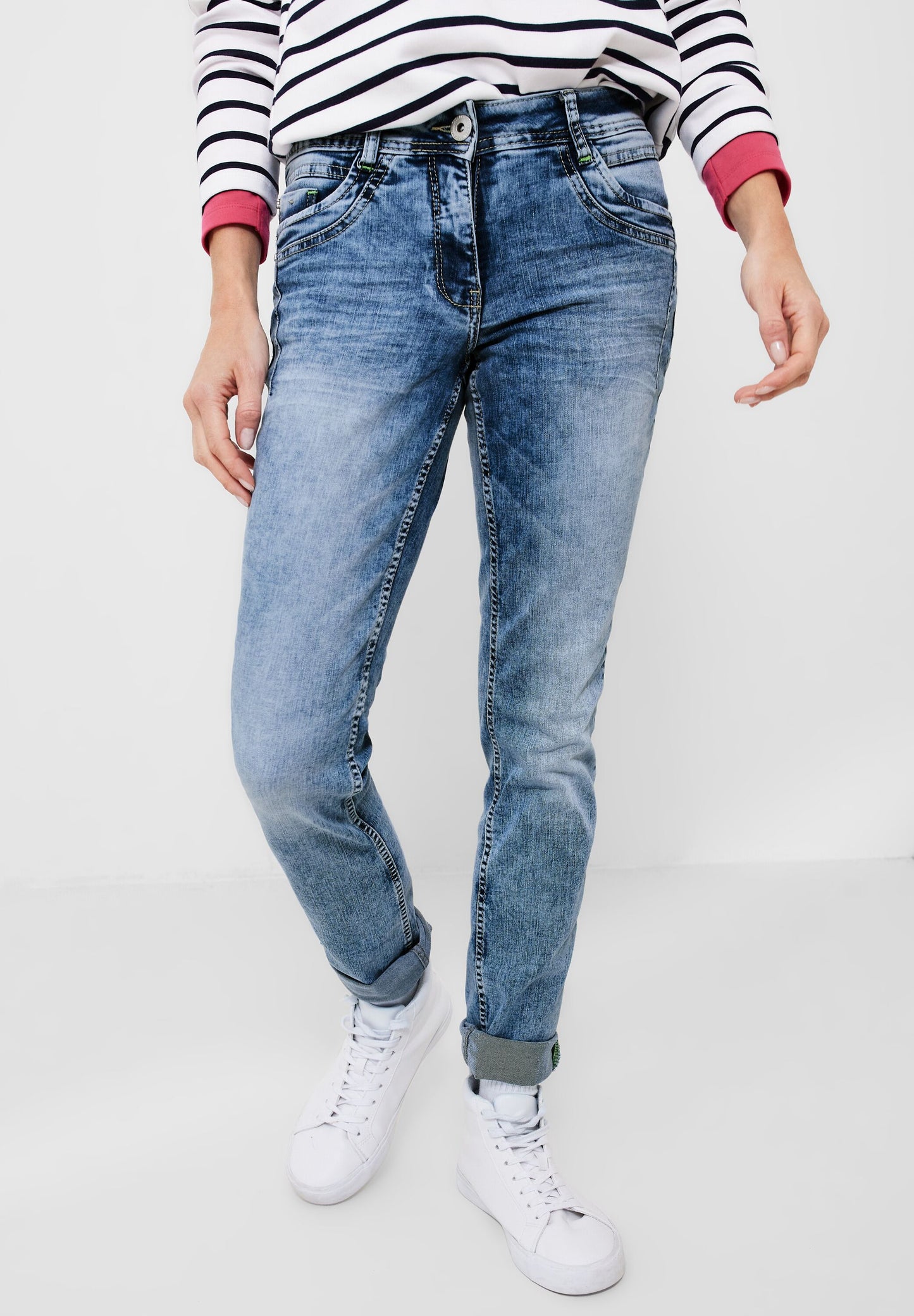 Loose Fit Jeans