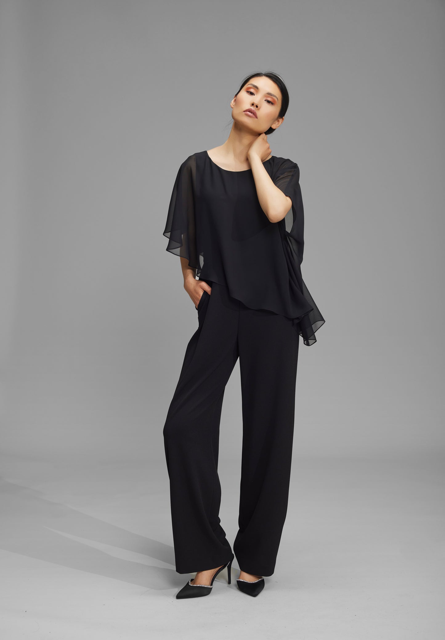 Jumpsuit mit asymmetrischem Überwurf