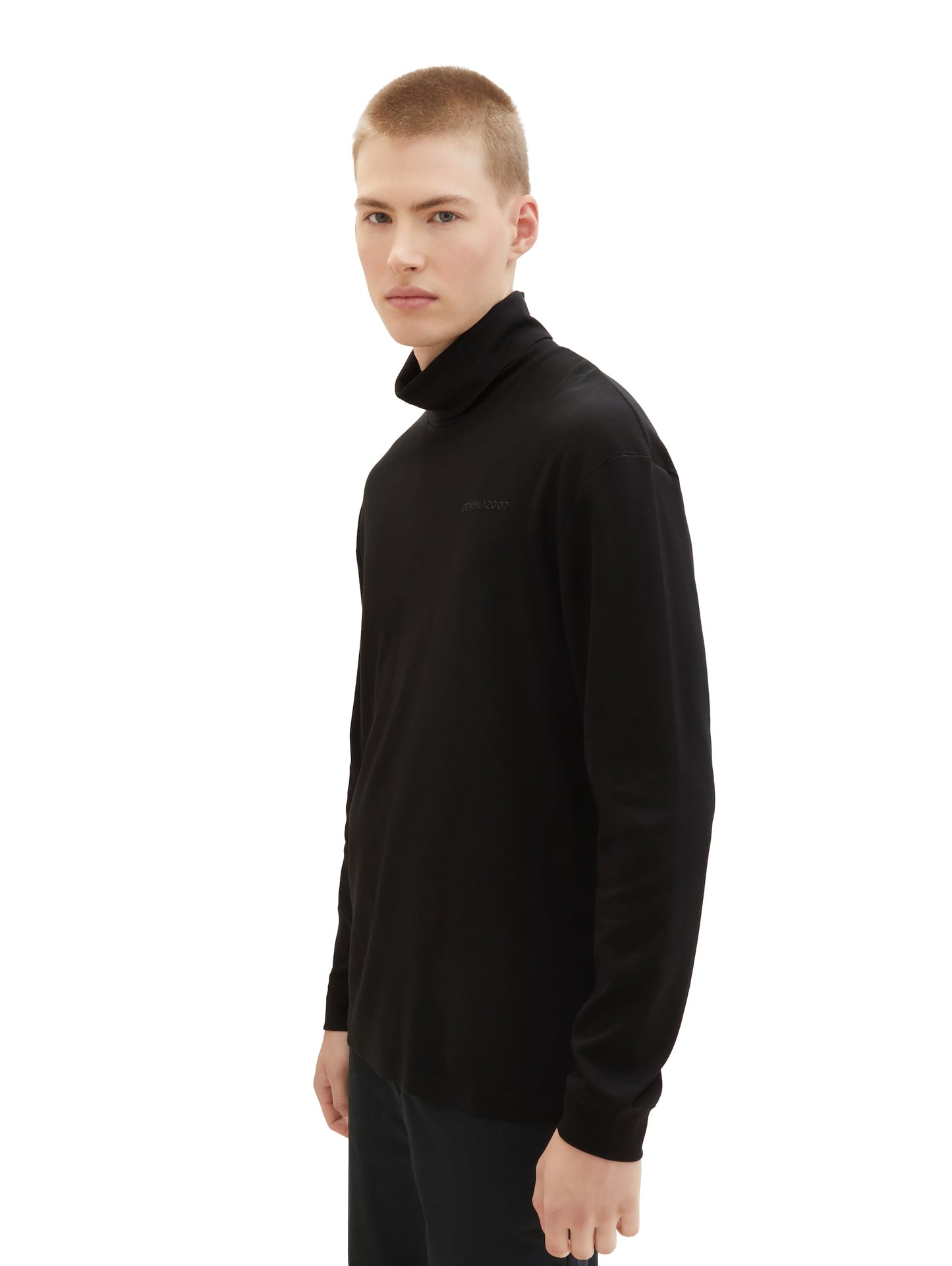 relaxed turtleneck longsleeve