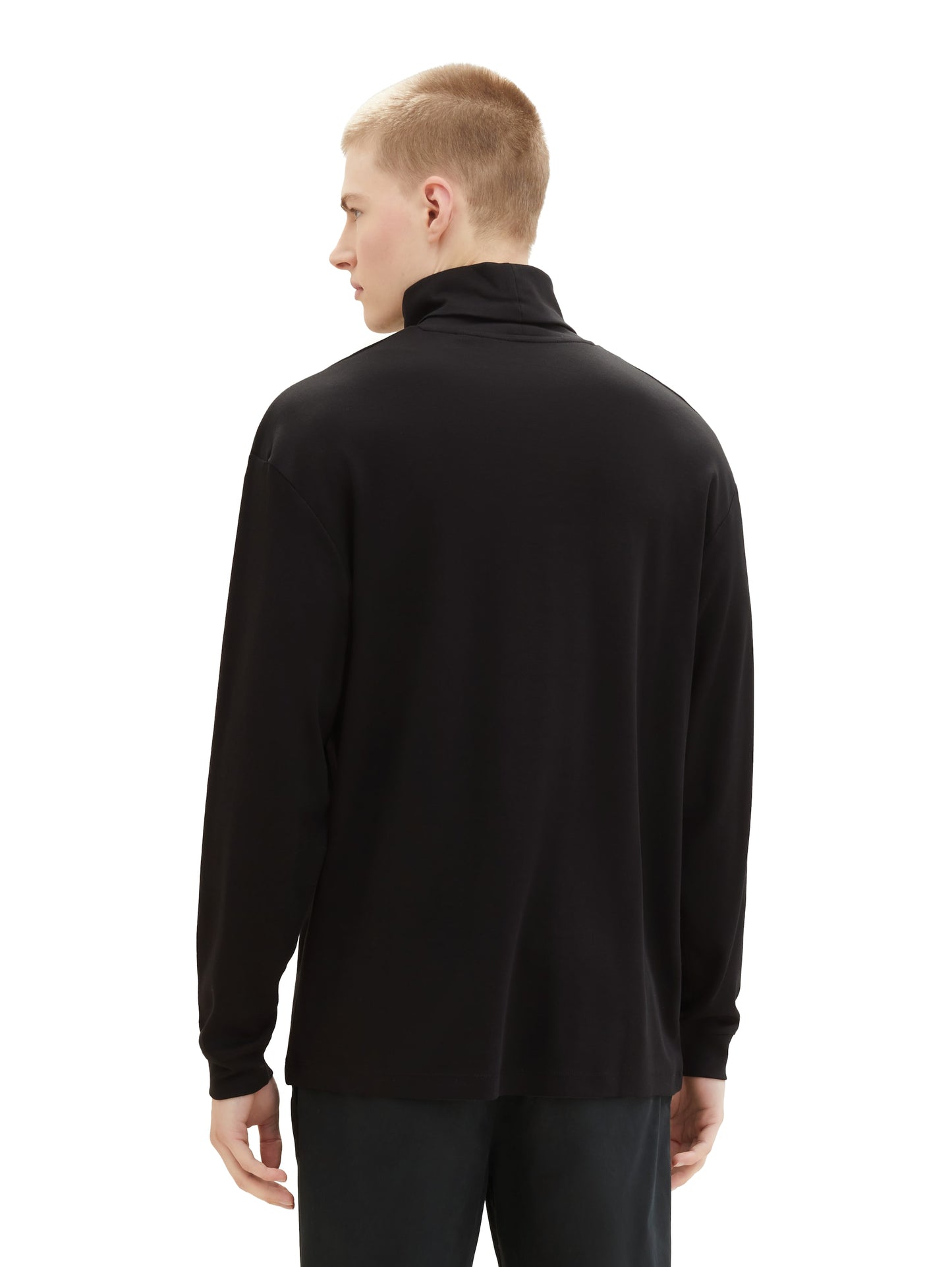 relaxed turtleneck longsleeve