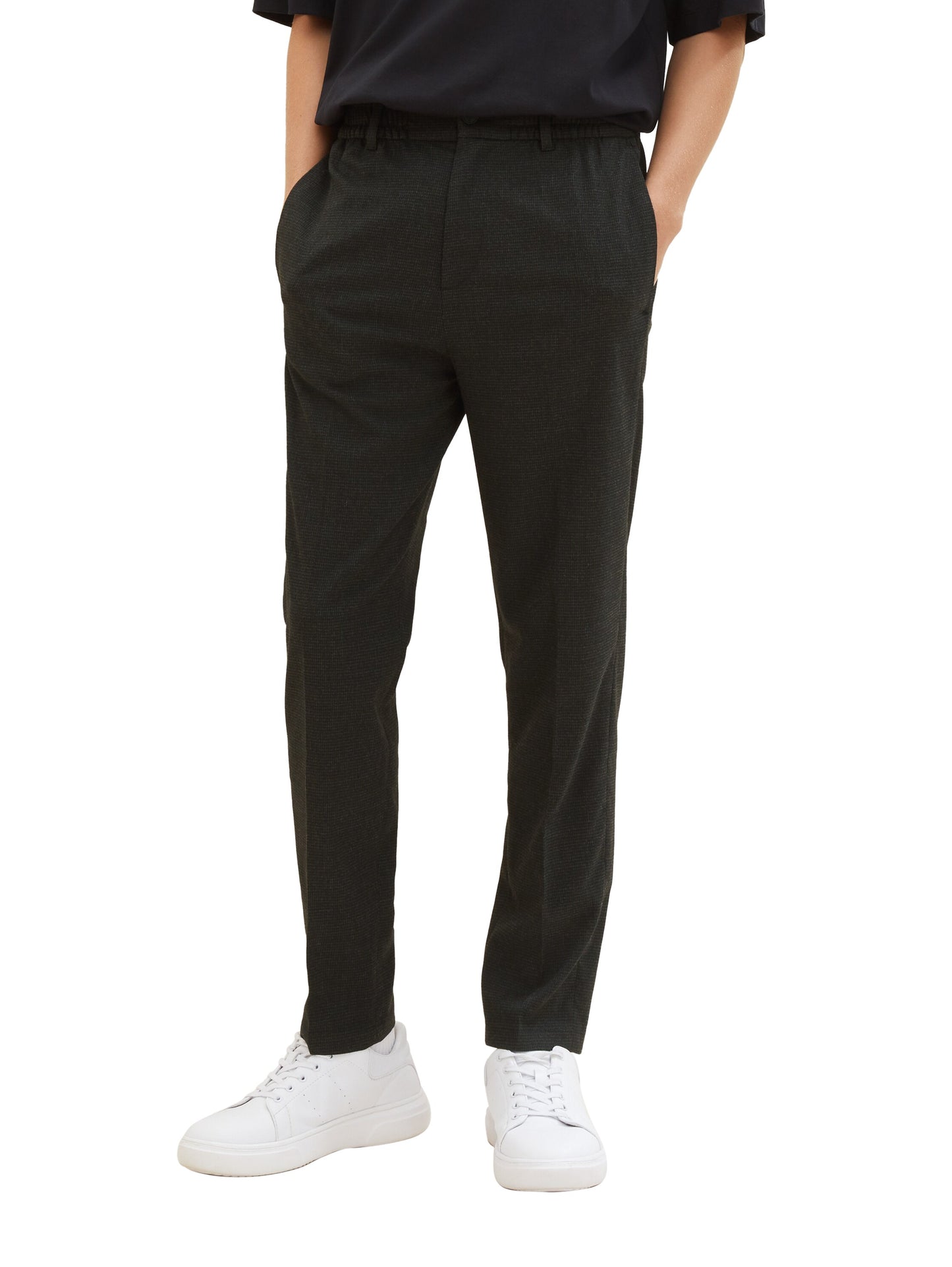 Relaxed Tapered Chino