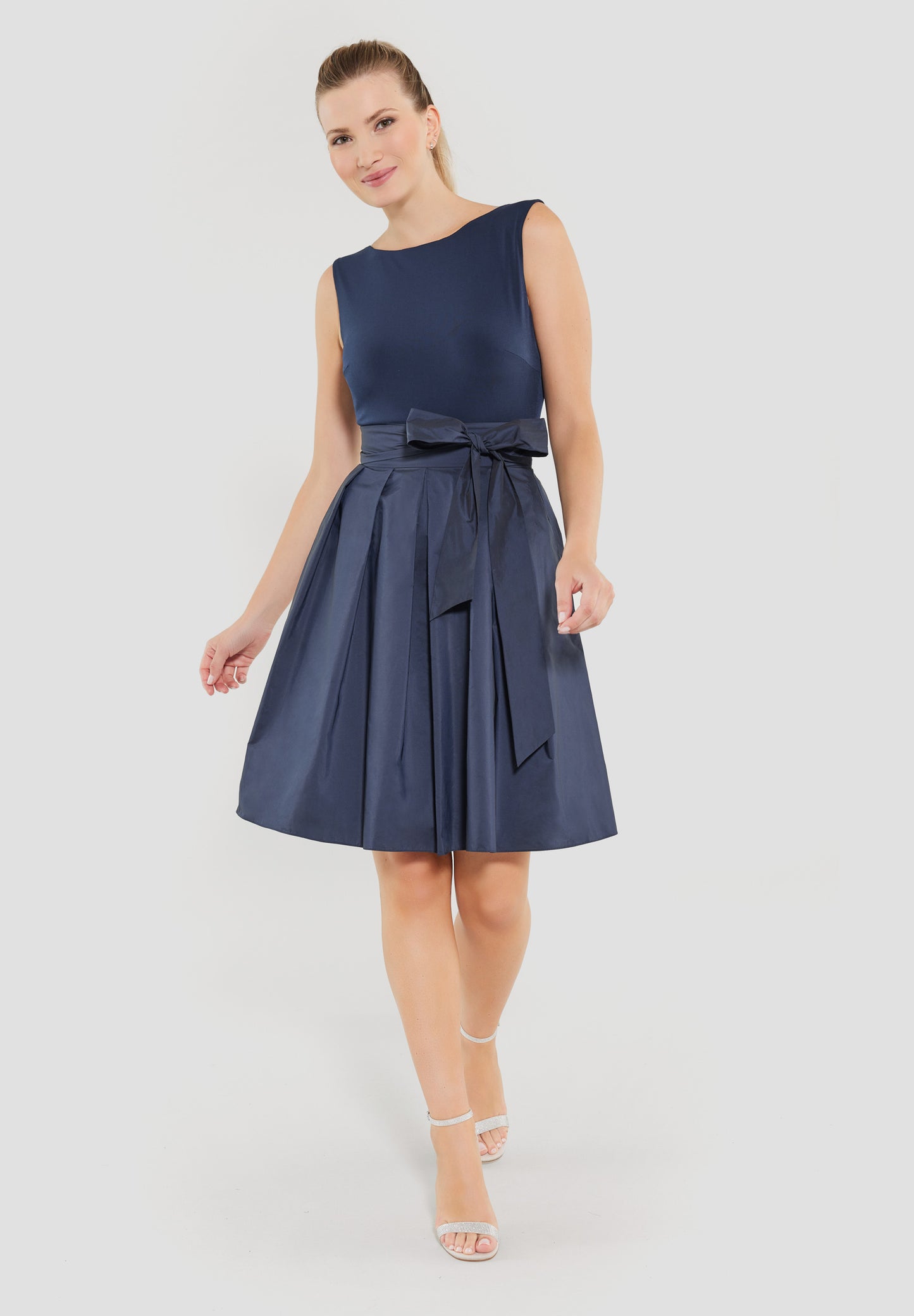 Cocktailkleid aus Microtaft